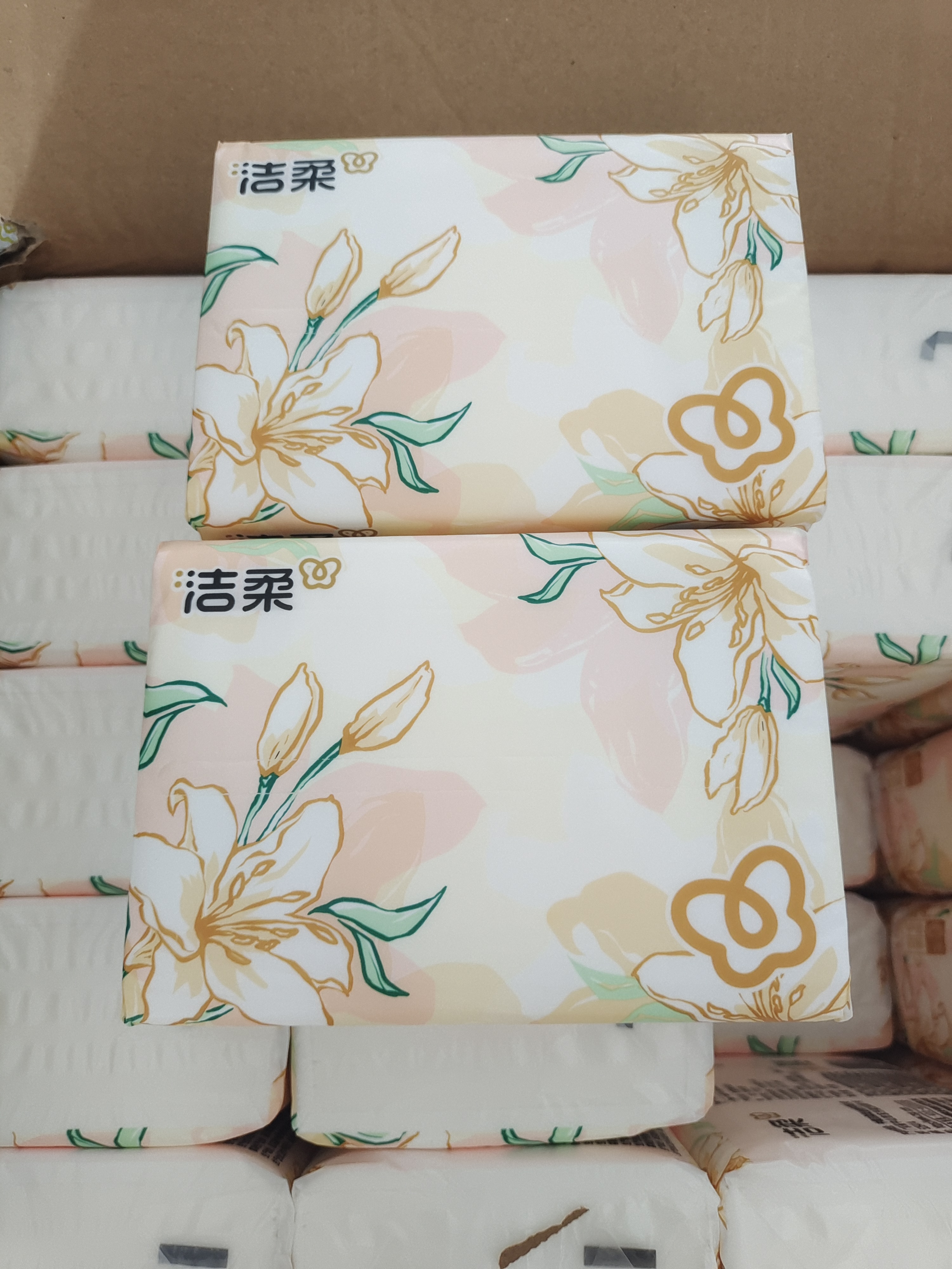洁柔抽纸 繁花系列3层100抽*40包 可湿水面巾纸 柔韧纸巾卫生纸 整箱 实拍图