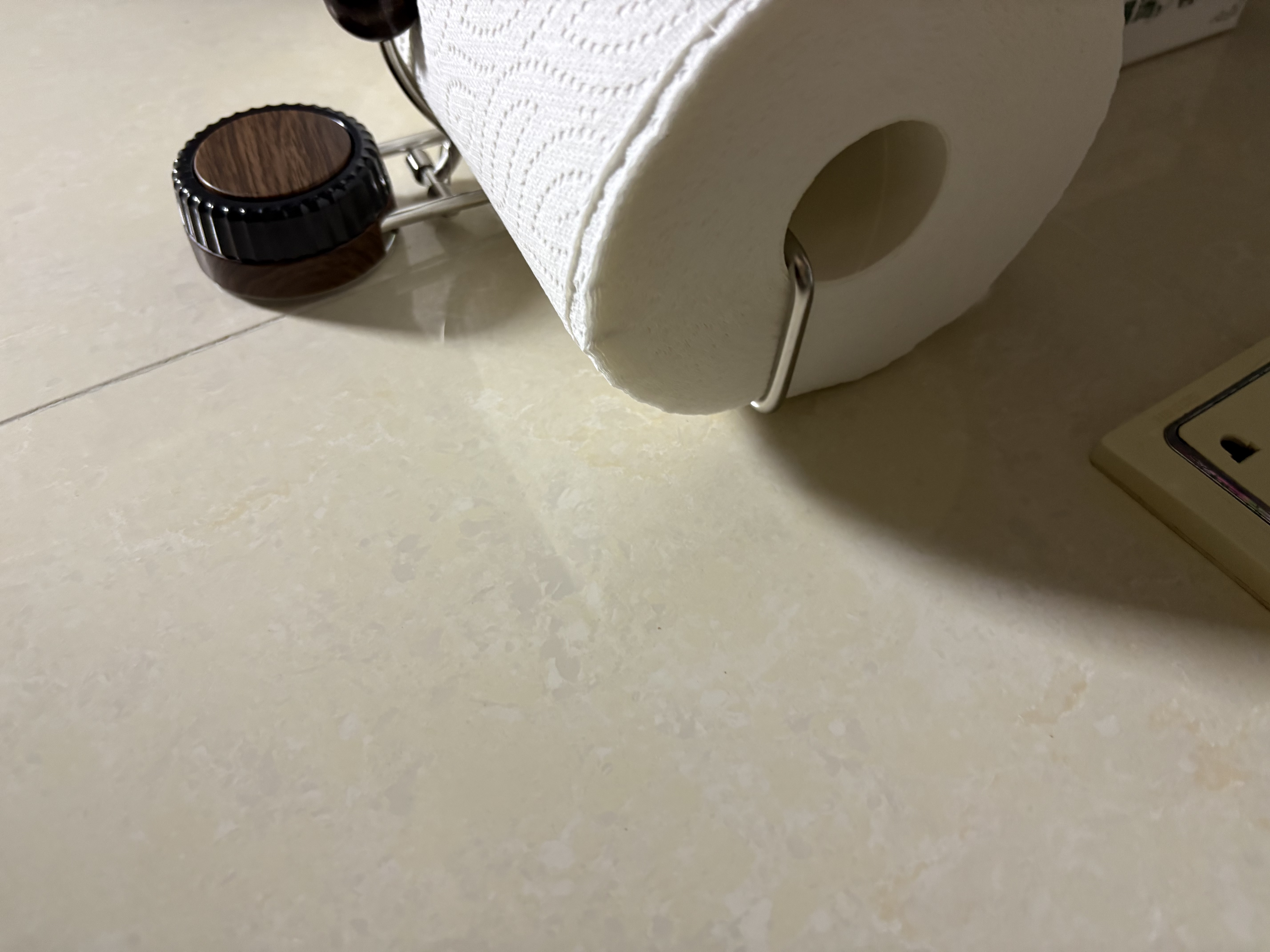 金牌厨柜（GOLDENHOME）吸盘厨房纸巾架免打孔厨柜用纸挂架抽纸卷纸架懒人抹布架保鲜膜架 实拍图