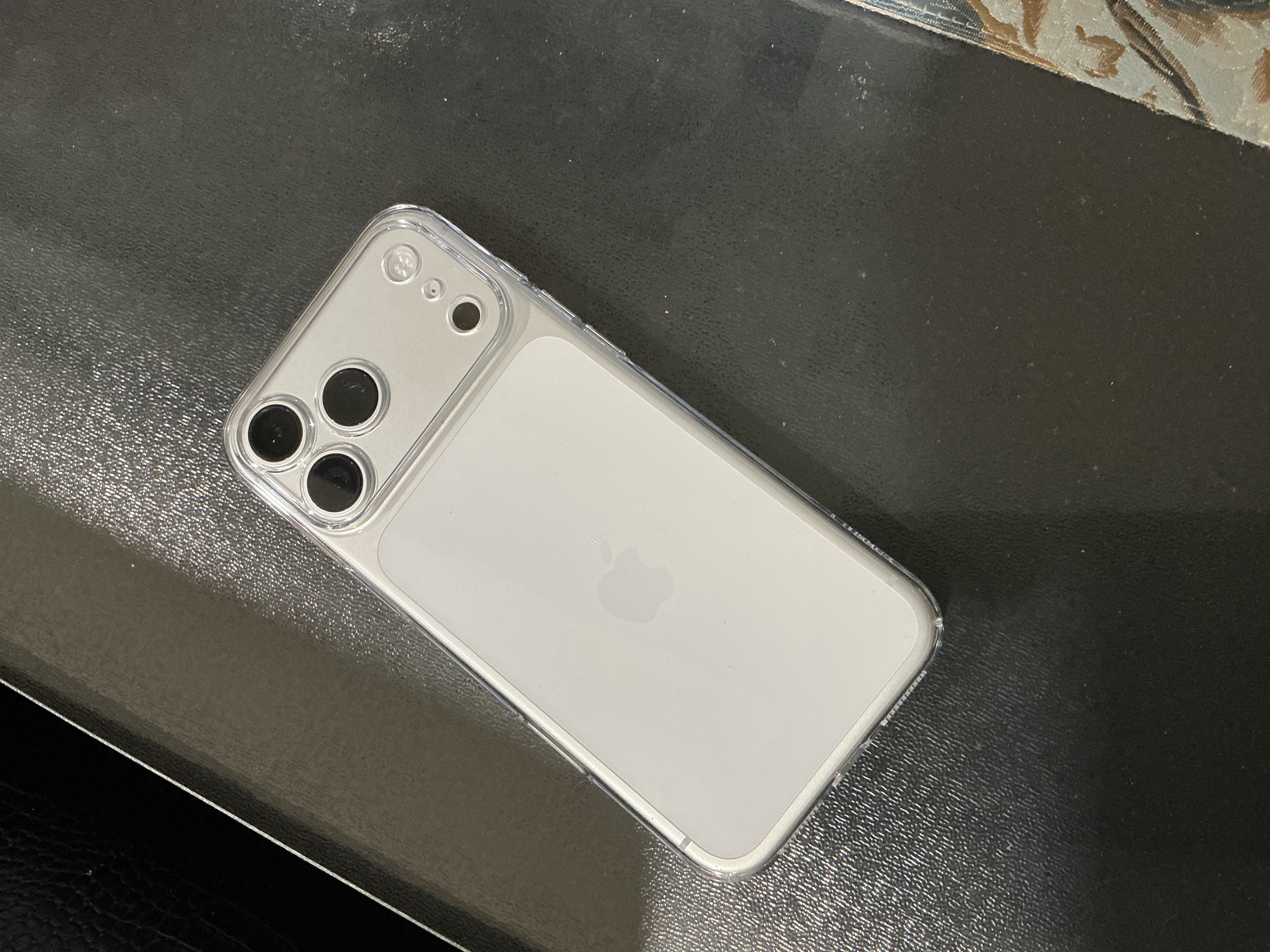 图拉斯【2026新升级丨热销爆款】 适用iphone17promax手机壳苹果17pro镜头全包冰透透明air超薄散热防摔 iPhone 17 Pro Max【相机按键全包】 【精美透亮】升级抗黄+超 实拍图