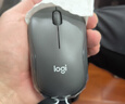 罗技（Logitech）M185鼠标 无线鼠标 办公鼠标 对称鼠标 黑色灰边 带无线2.4G接收器 实拍图