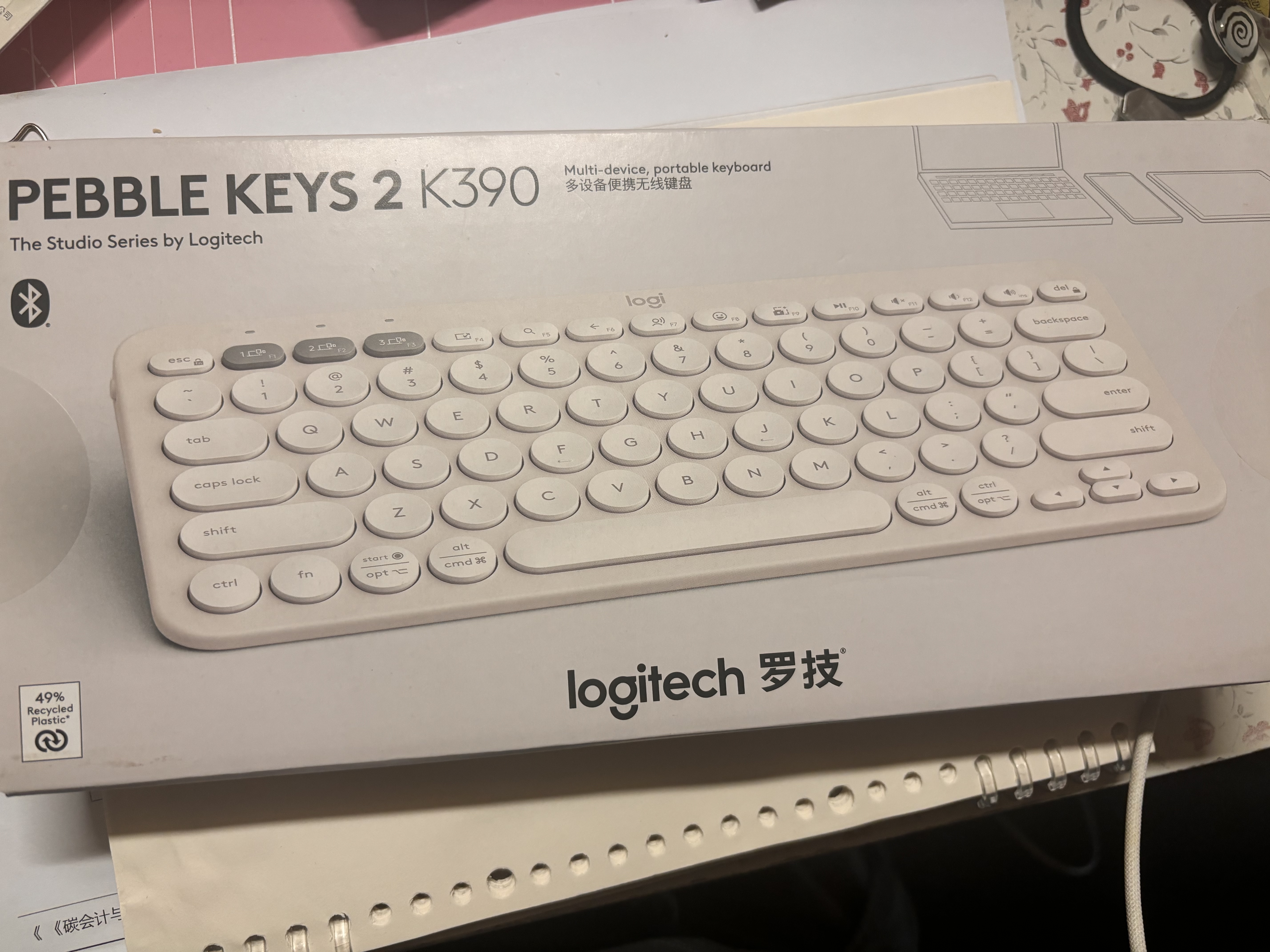 罗技（Logitech）时尚系列K390无线蓝牙键盘 超薄便携  K380升级版 白色 79键 实拍图