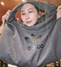 adidas「云朵包」牛仔风大容量运动挎包女子阿迪达斯官方三叶草 制服蓝 NS 实拍图