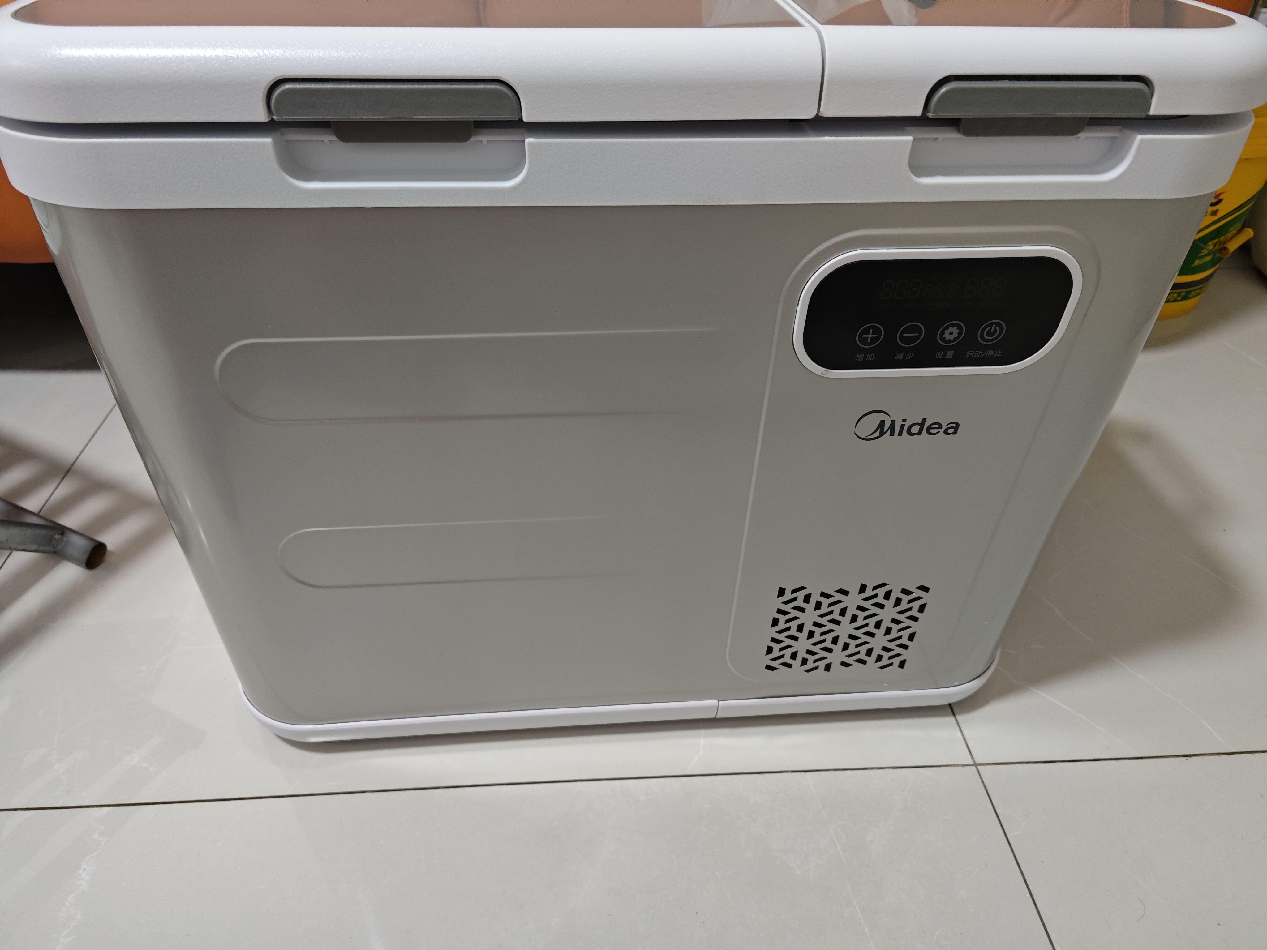 美的（Midea）车载冰箱44升双门压缩机车家两用轿车12V货车24V可结冰冷冻冷藏箱 实拍图