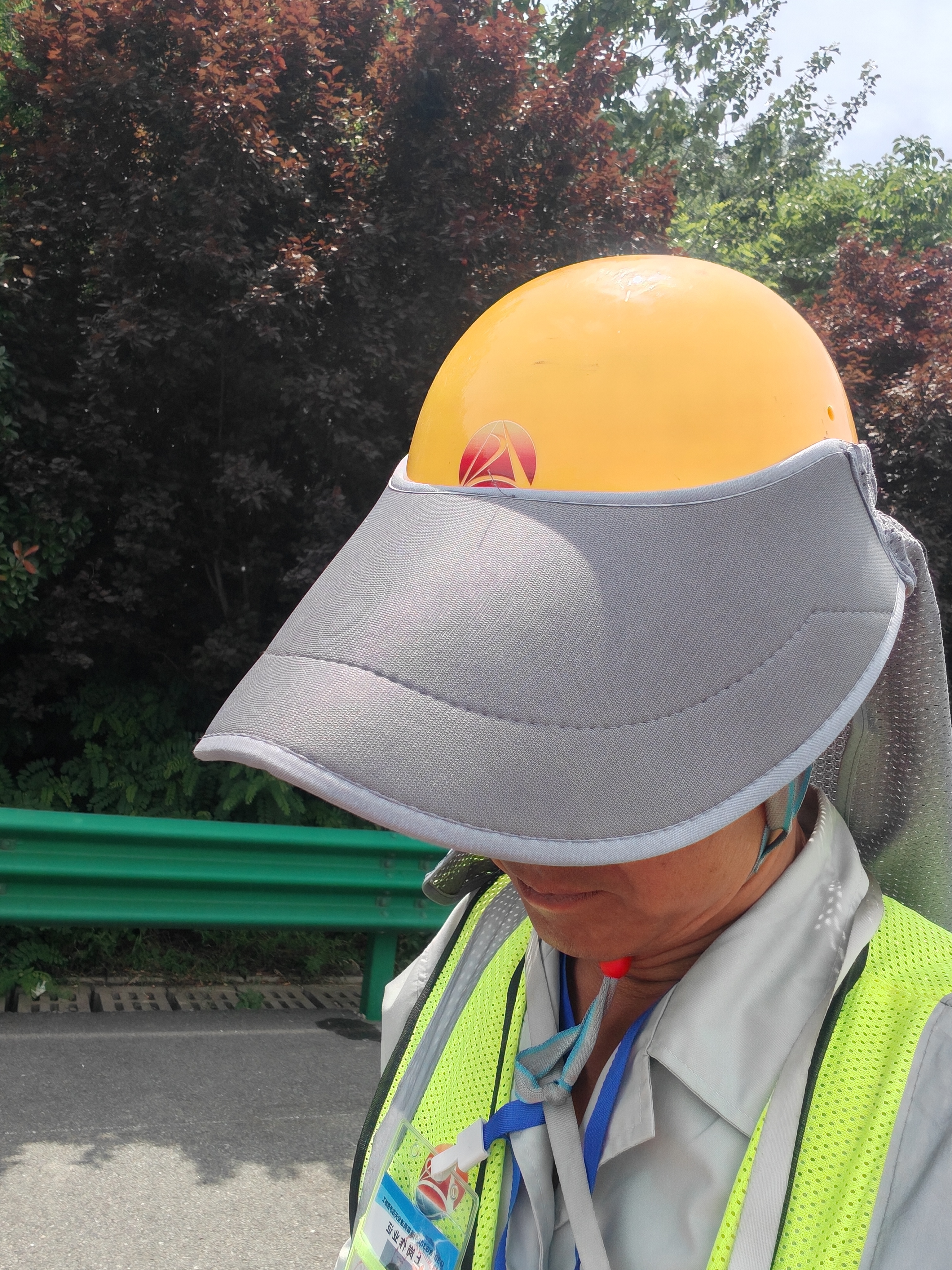漫德莱安全帽防晒遮阳帽檐工地施工防晒帽檐夏季遮阳帽透气帽檐通用灰色鸭舌款 灰色 实拍图