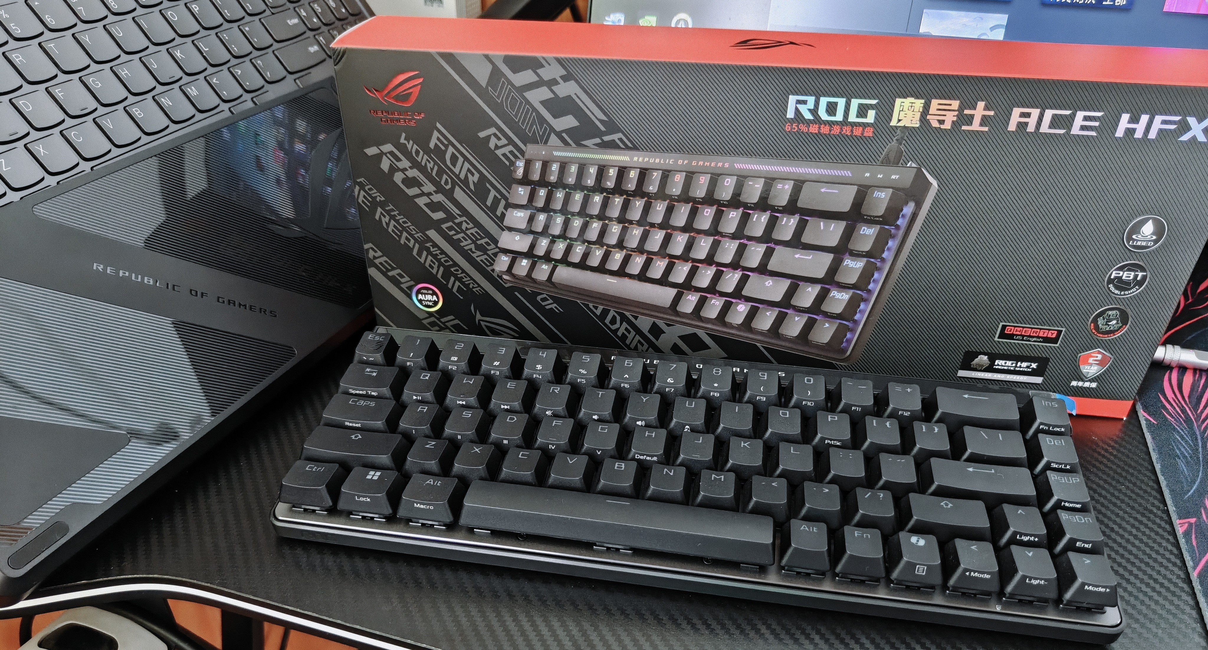 ROG魔导士Ace HFX 电竞磁轴键盘 游戏有线键盘 Gasket结构 8K回报率 小蜜蜂战队同款键盘PBT版 实拍图