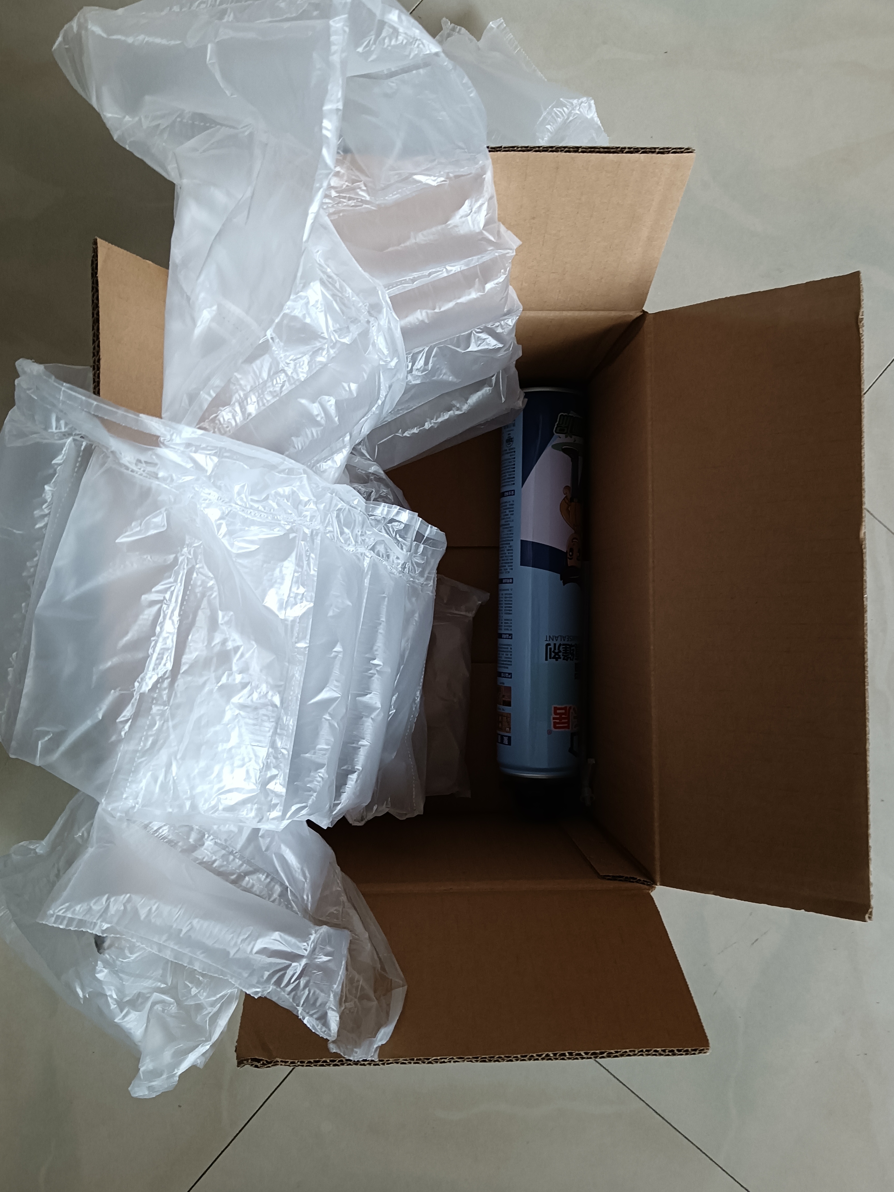 易乐居发泡胶500g*1支普通型30倍膨胀高粘度聚氨酯泡沫填缝剂发泡剂泡沫胶门窗密封防水 实拍图