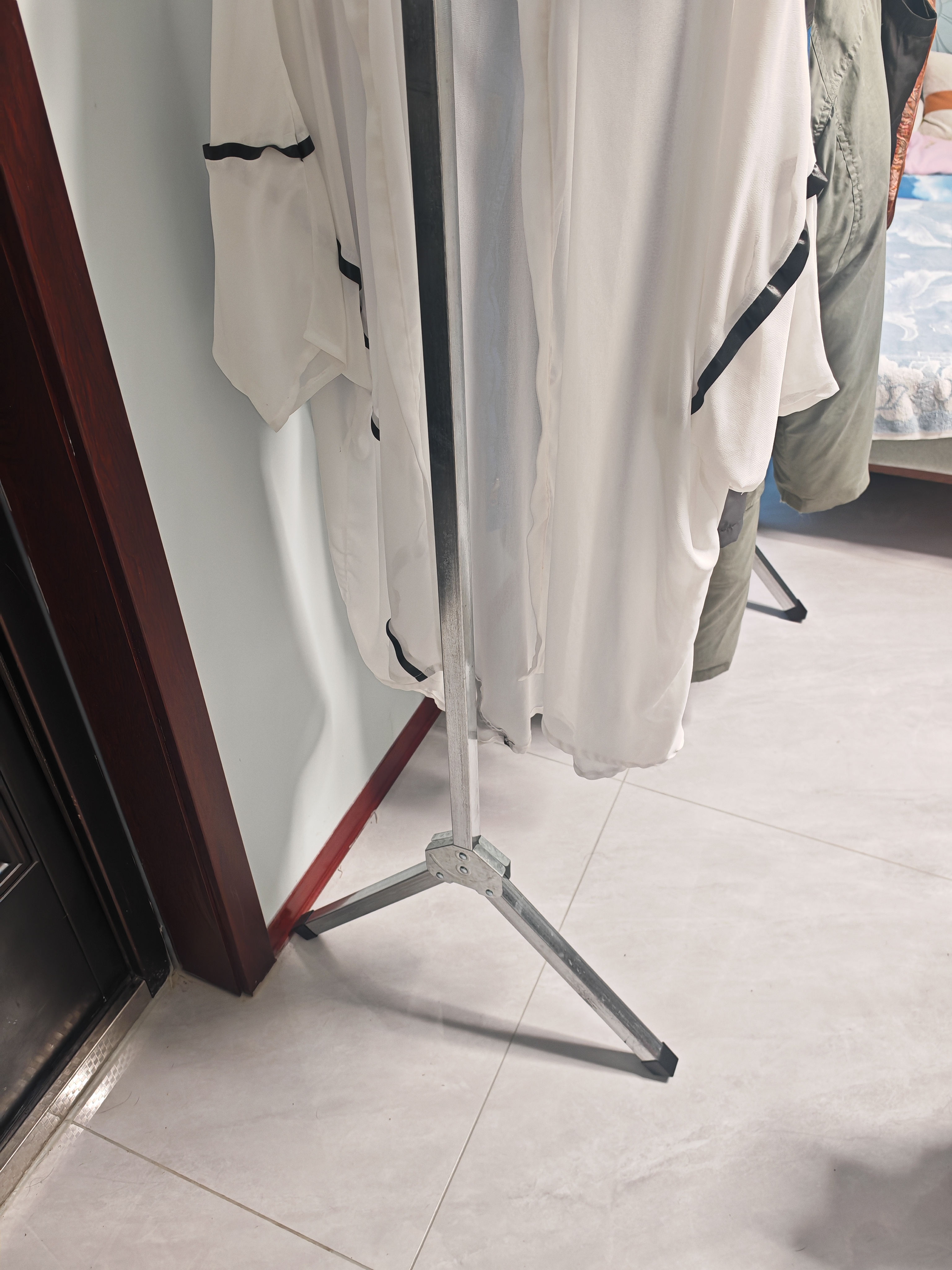 四万公里简易晾衣架落地折叠家用卧室阳台晒衣架婴儿凉衣服挂架宿舍凉衣杆 实拍图