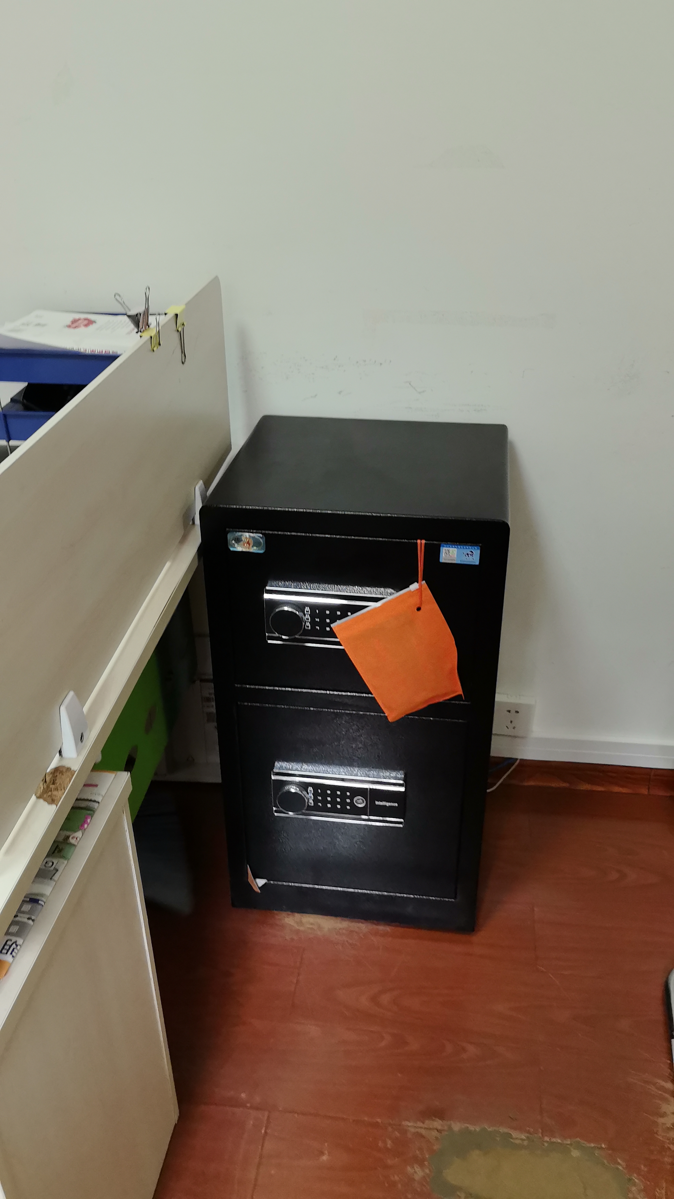 虎牌保险柜家用办公财务专用大型双门保险柜全钢防盗保险箱指纹密码Wifi解锁小型床头保管柜 高80cm双门金刚黑 密码款（钥匙/密码解锁） 实拍图