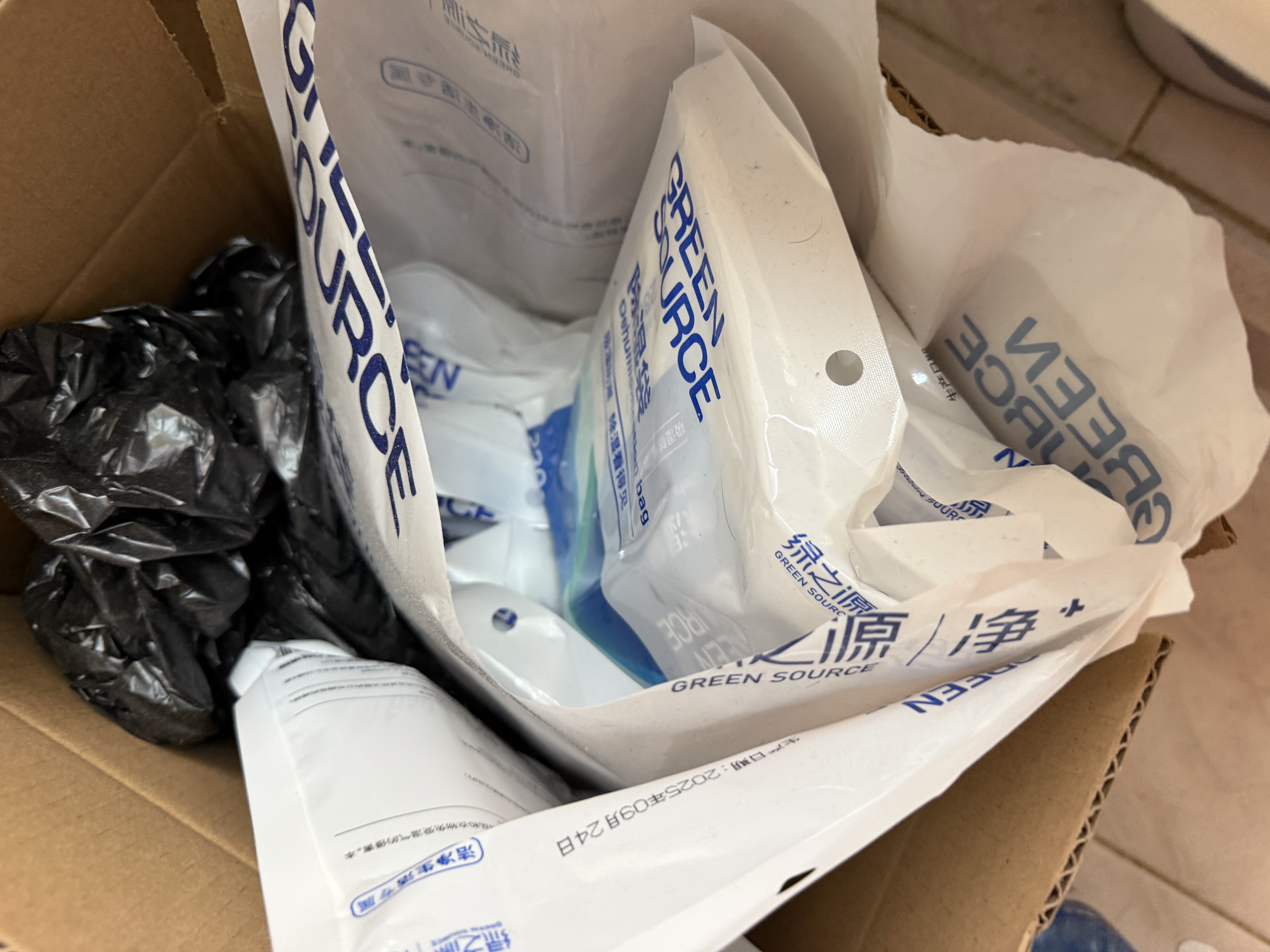 绿之源除湿袋干燥剂 吸湿袋衣柜除湿回南天除湿 可挂式230g*12袋  实拍图