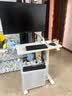 宜家（IKEA）BOLLSIDAN波席当移动床边桌升降桌简易电脑桌家用懒人桌 笔记本电脑支架白色+杯架 实拍图