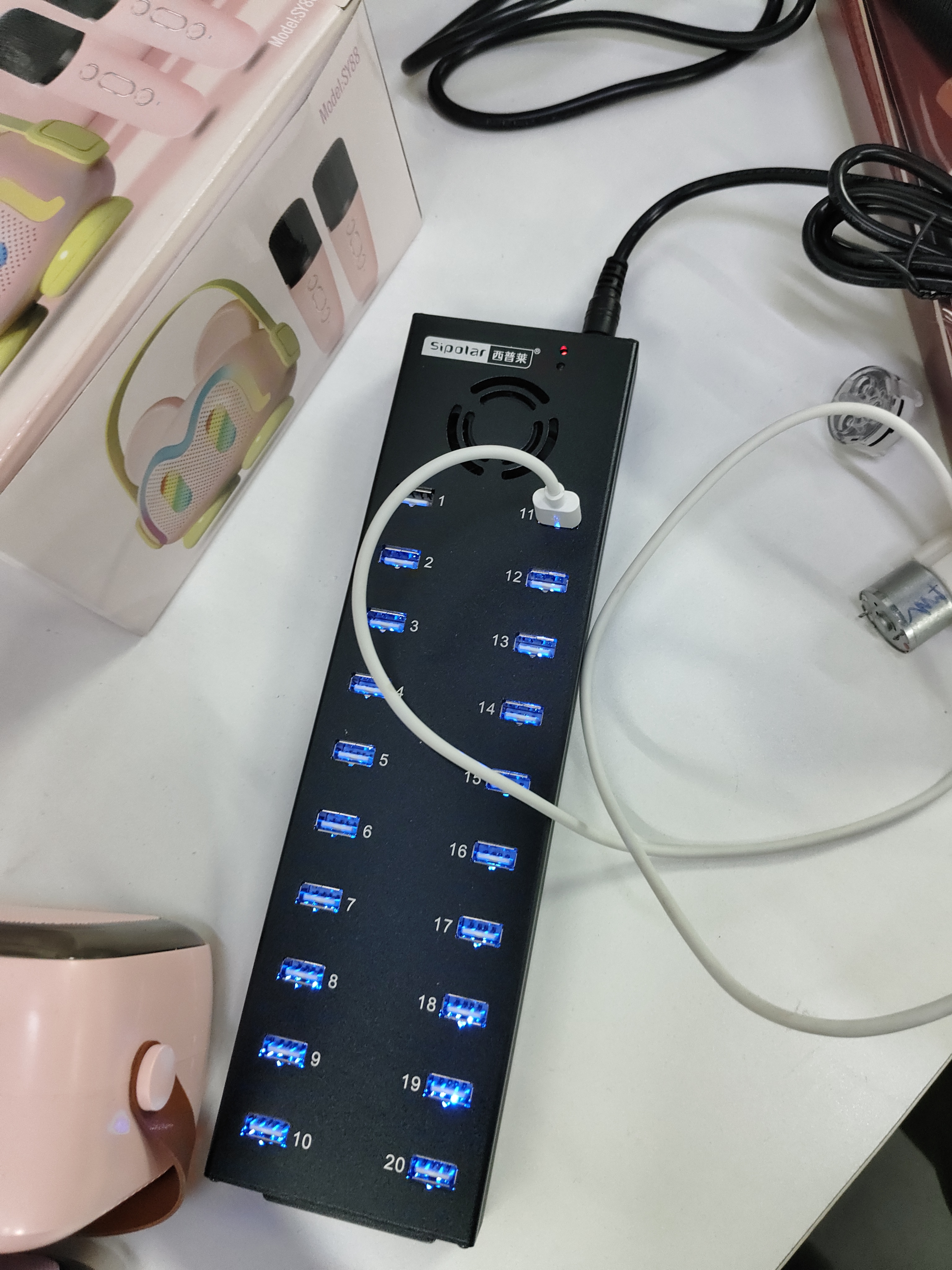 西普莱A-805P工业级usb2.0扩展坞分线器20口hub台式电脑群控扩展硬盘手机刷机带外置120w电源集线器 20口USB2.0接口 A-805P(5V1A) 1.4米数据线 实拍图