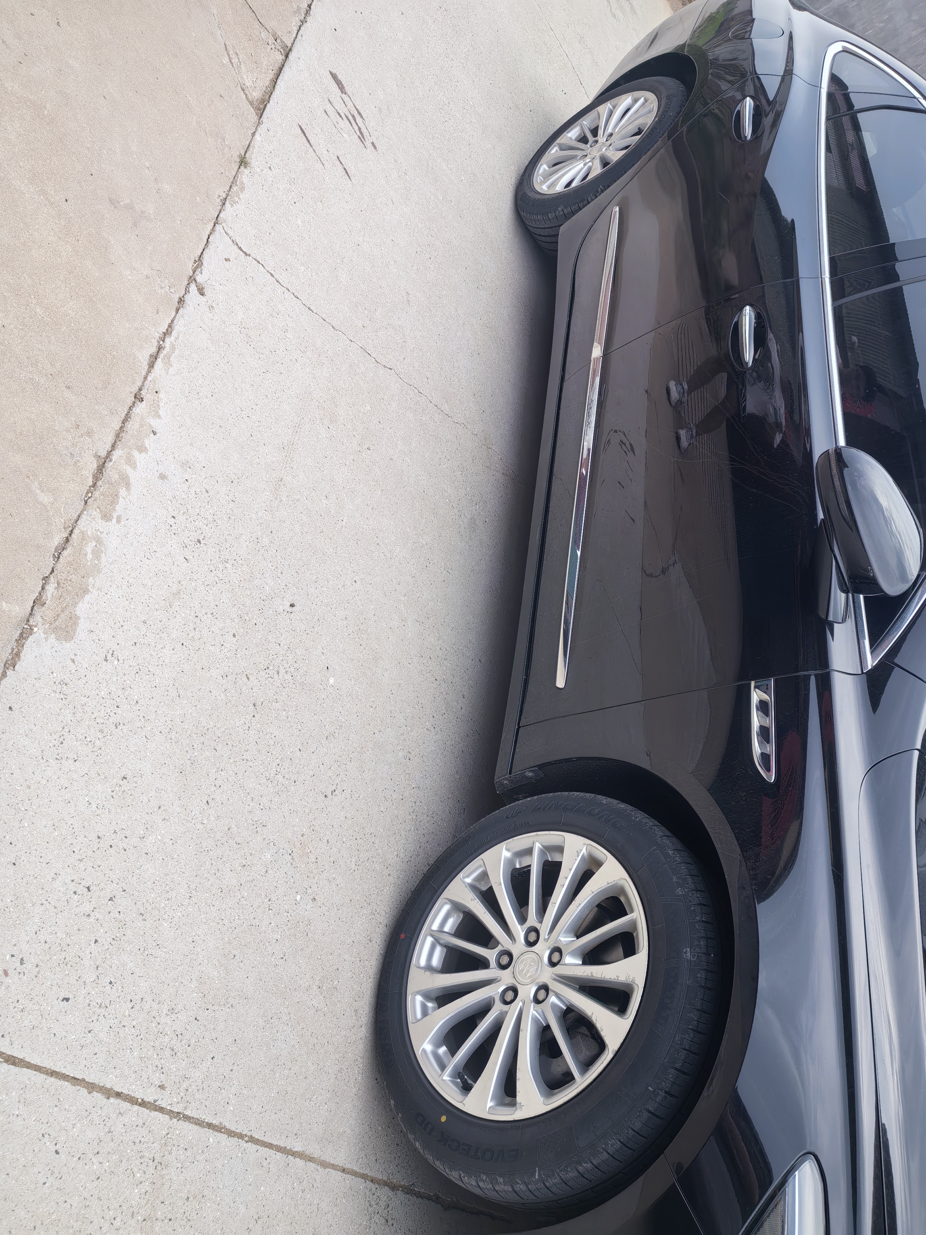 玲珑轮胎汽车轮胎235/50R18 101W XL 玲珑臻选 UD 适配荣威RX5/别克君越 实拍图