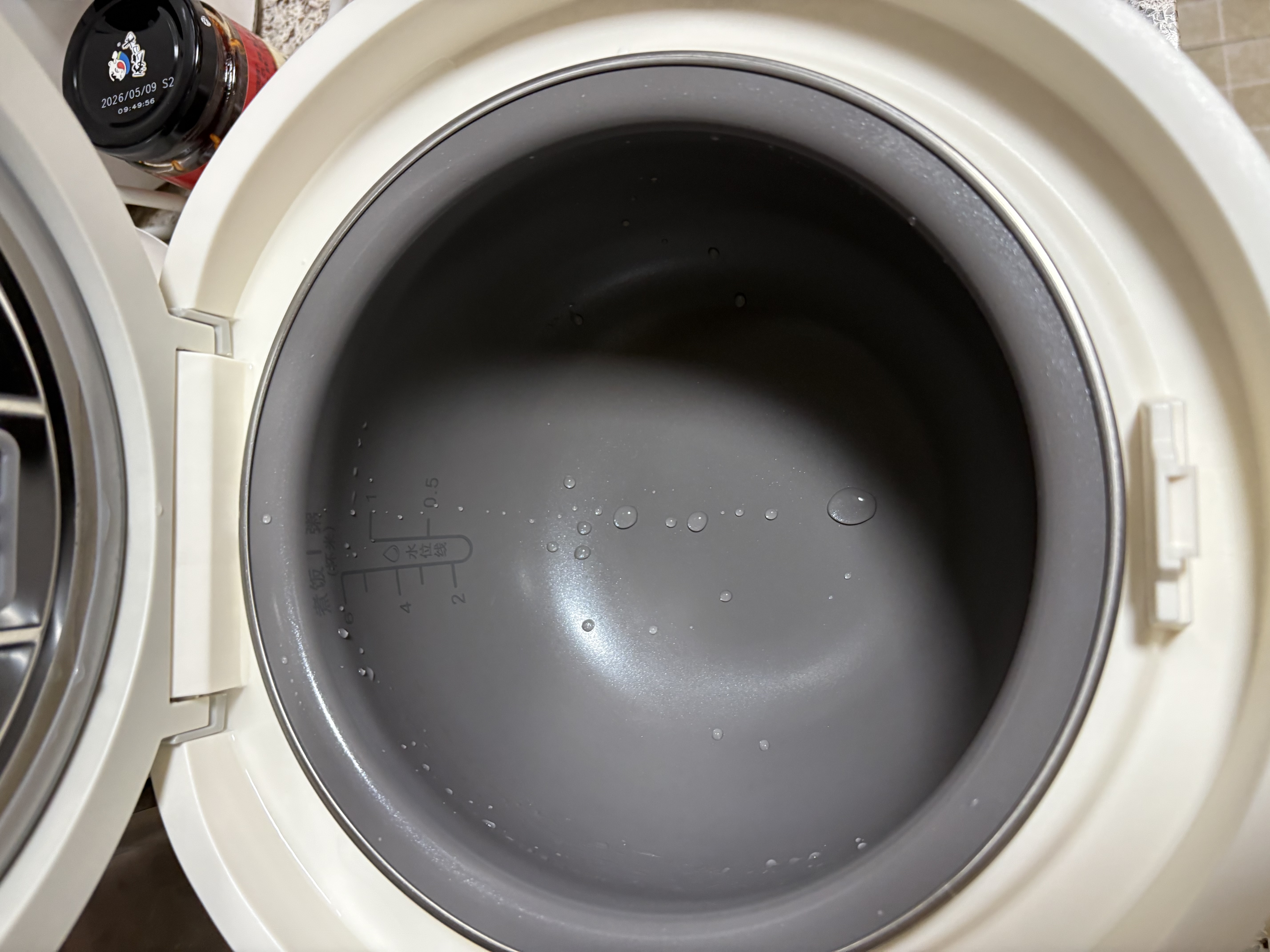 amadana艾曼达日本低糖电饭煲R2小型1-3-4个人迷你电饭锅球型0无氟涂层家用柴火饭米汤分离低糖压力/微压 富士白-R2【新品-钛金灰内胆】 2.8L 实拍图