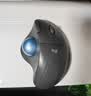 罗技（Logitech）ERGO M575 S 人体工学鼠标 轨迹球鼠标 无线蓝牙双模 办公鼠标 带无线2.4G接收器 石墨黑 实拍图