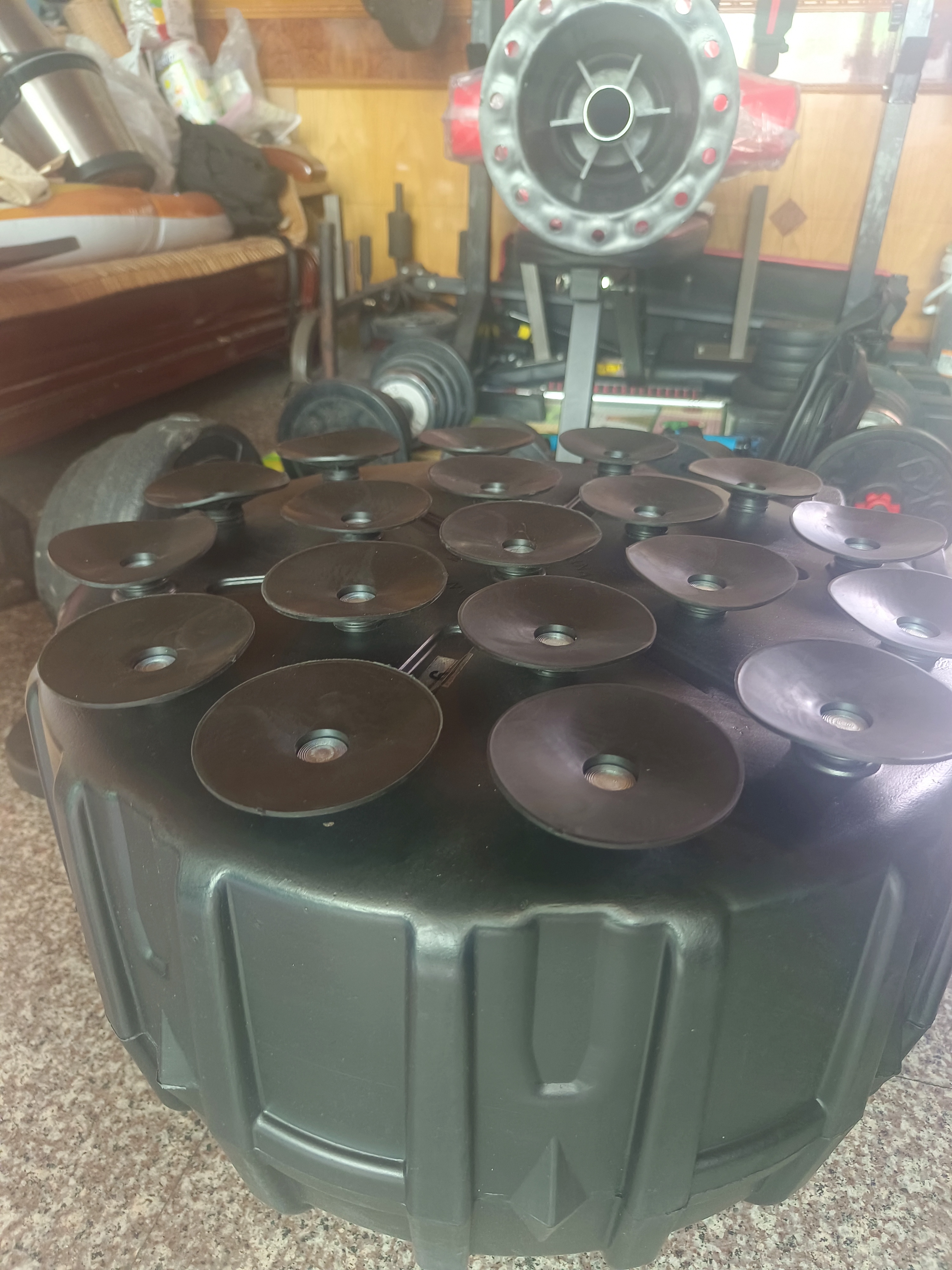爱倍健（AIBEIJIAN） 拳击沙袋立式吸盘不倒翁沙包散打泰拳训练武术搏击健身器材家用 1.7红人形【橡胶减震小钻石桶】 实拍图