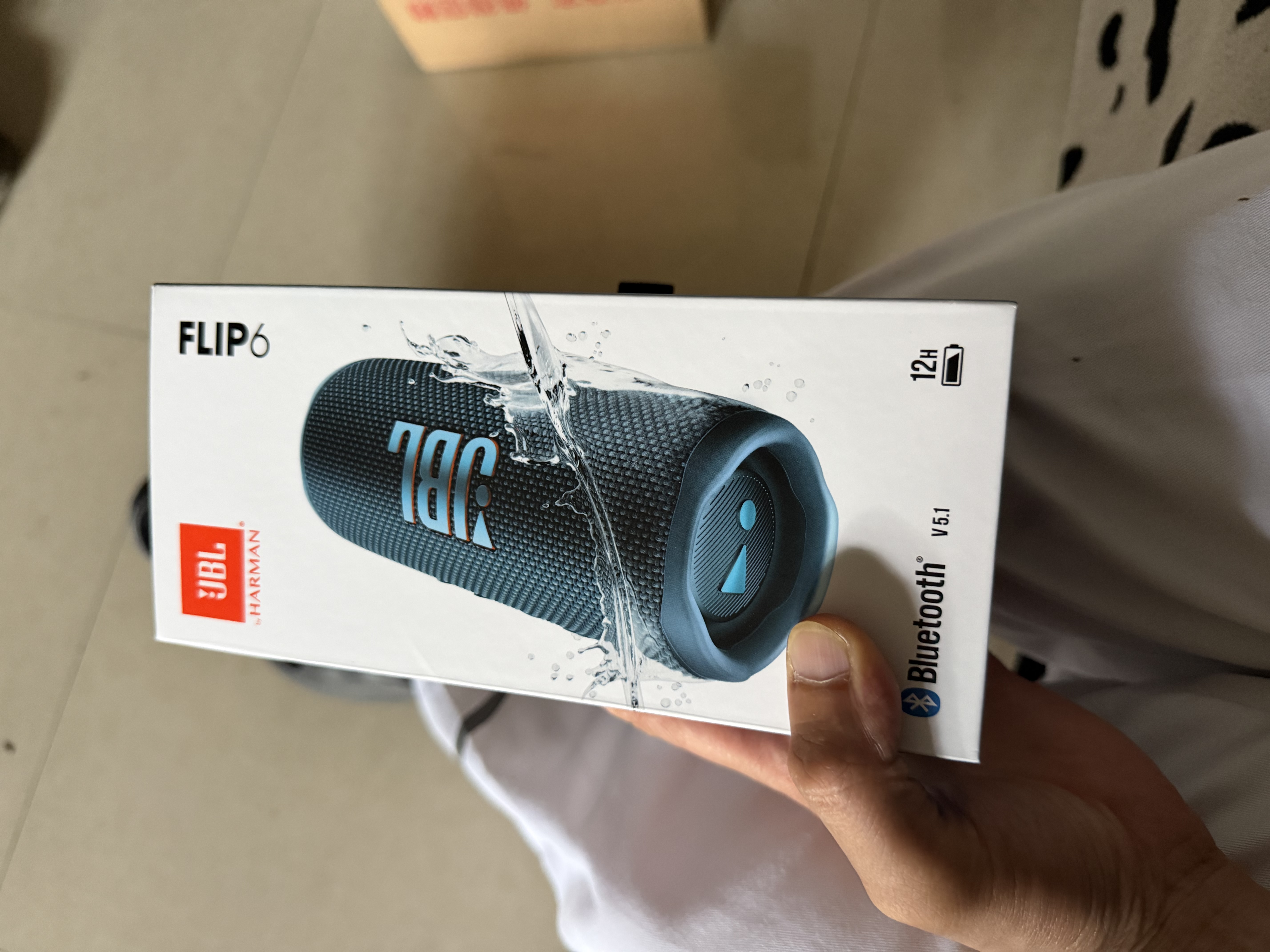 JBL FLIP6 音乐万花筒六代 便携式蓝牙音箱低音炮 防水防尘多台串联 赛道扬声器 独立高音单元 潜海蓝 实拍图
