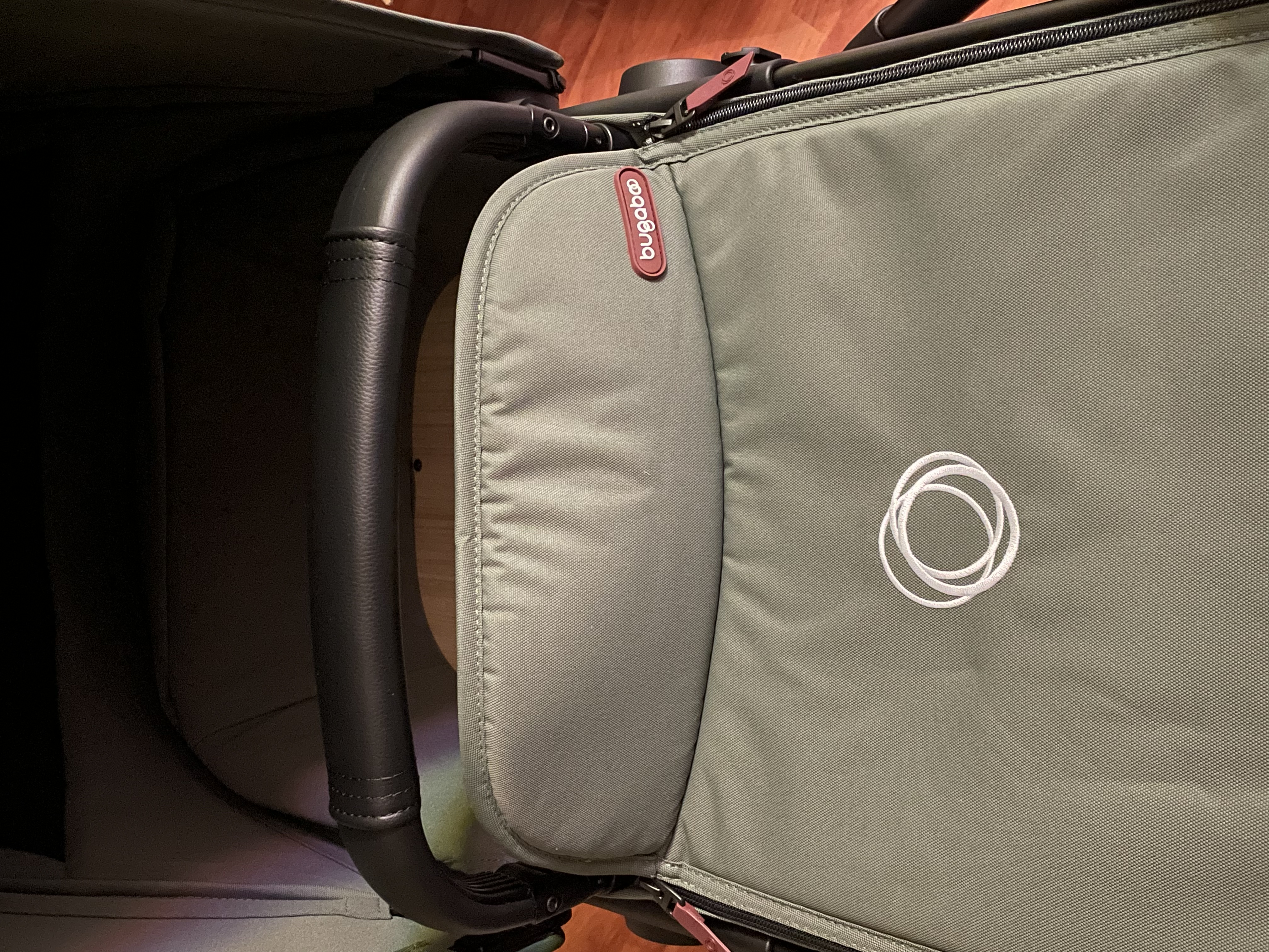 博格步（BUGABOO） FOX CUB 荷兰全功能高景观婴儿推车可坐躺 黑架丛林绿布组 实拍图