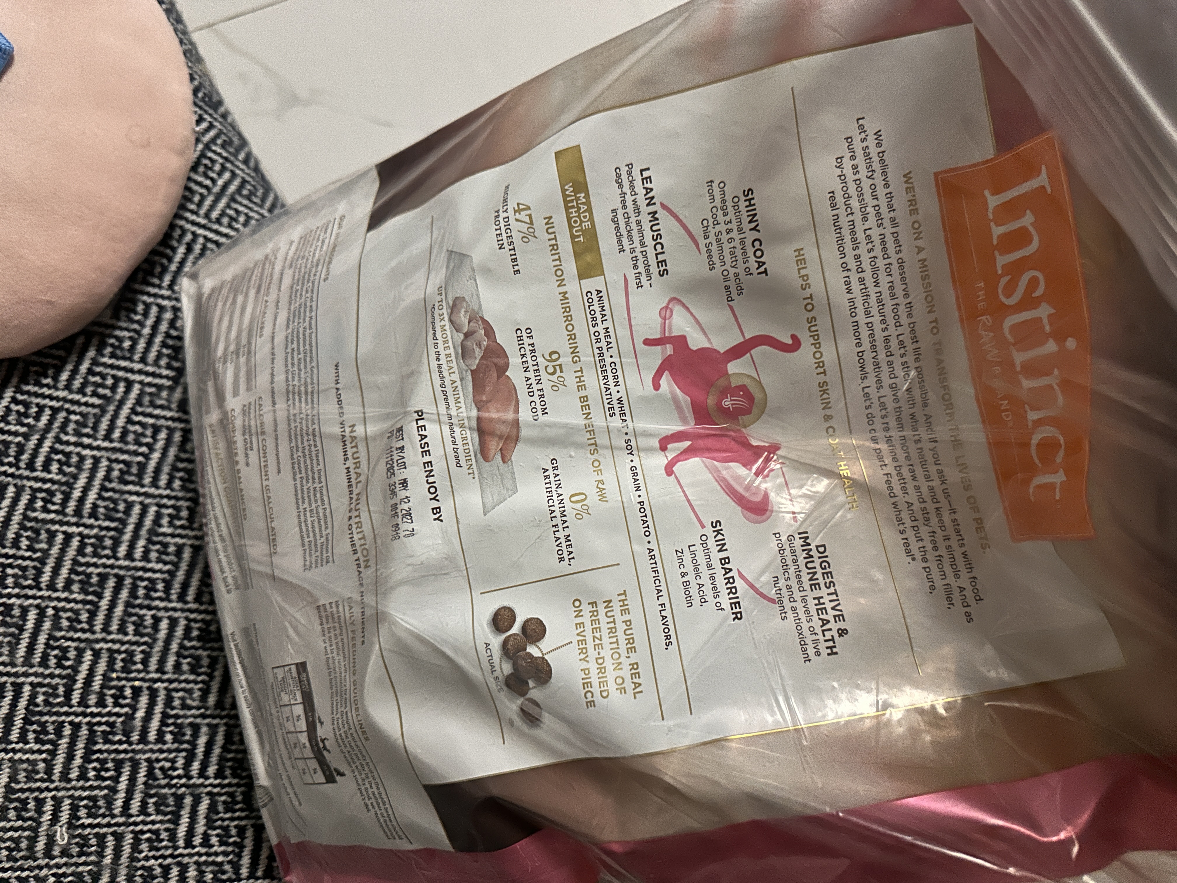 instinct百利高蛋白美毛鸡肉全猫粮10磅*2包+Stanley水杯礼物591ML粉白 实拍图