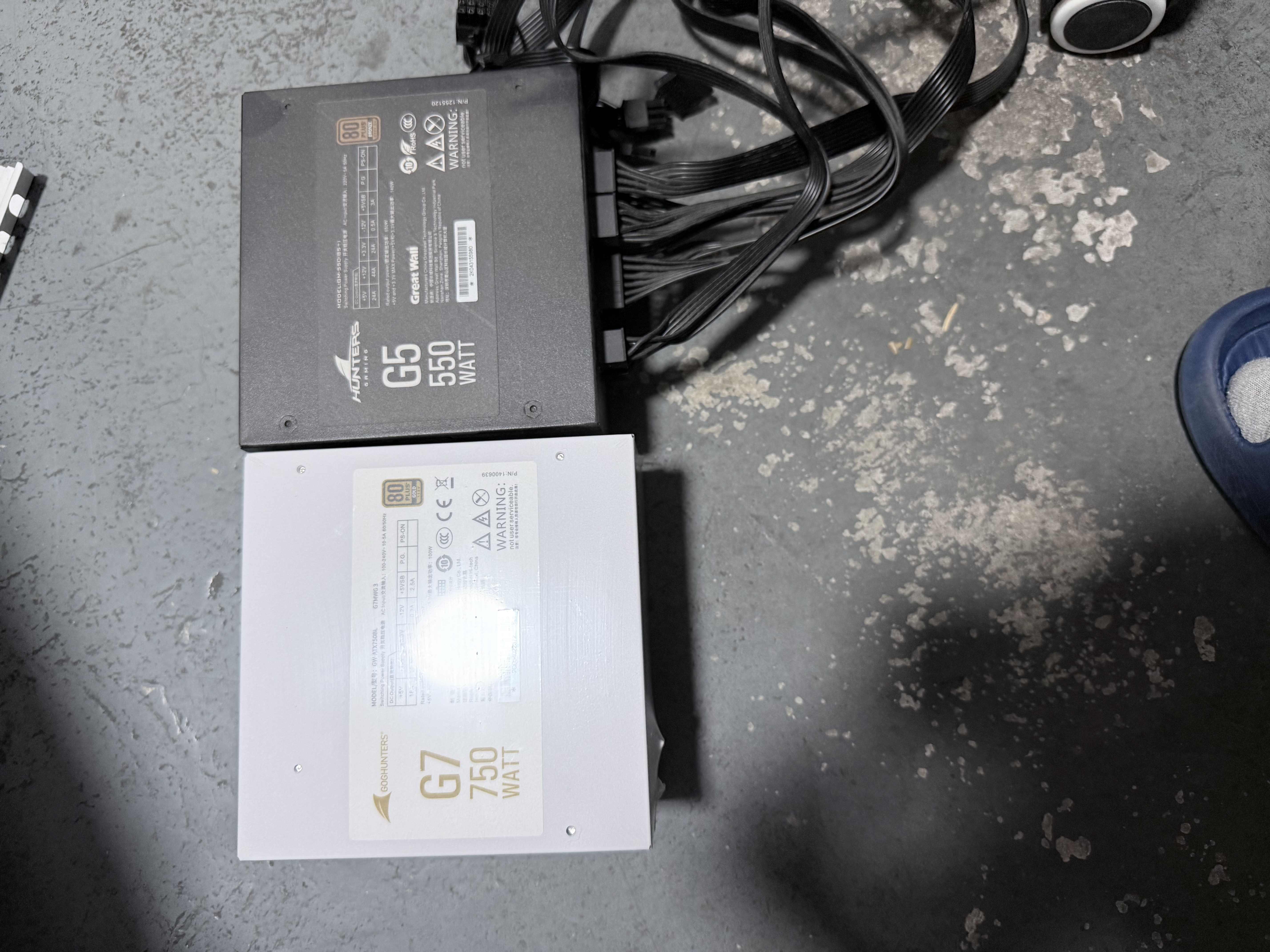 长城（Great Wall）额定750W G7白色金牌全模组电源（ATX3.1标准/PCIe5.1/自动启停/全电压/单路12V/14CM风扇） 实拍图