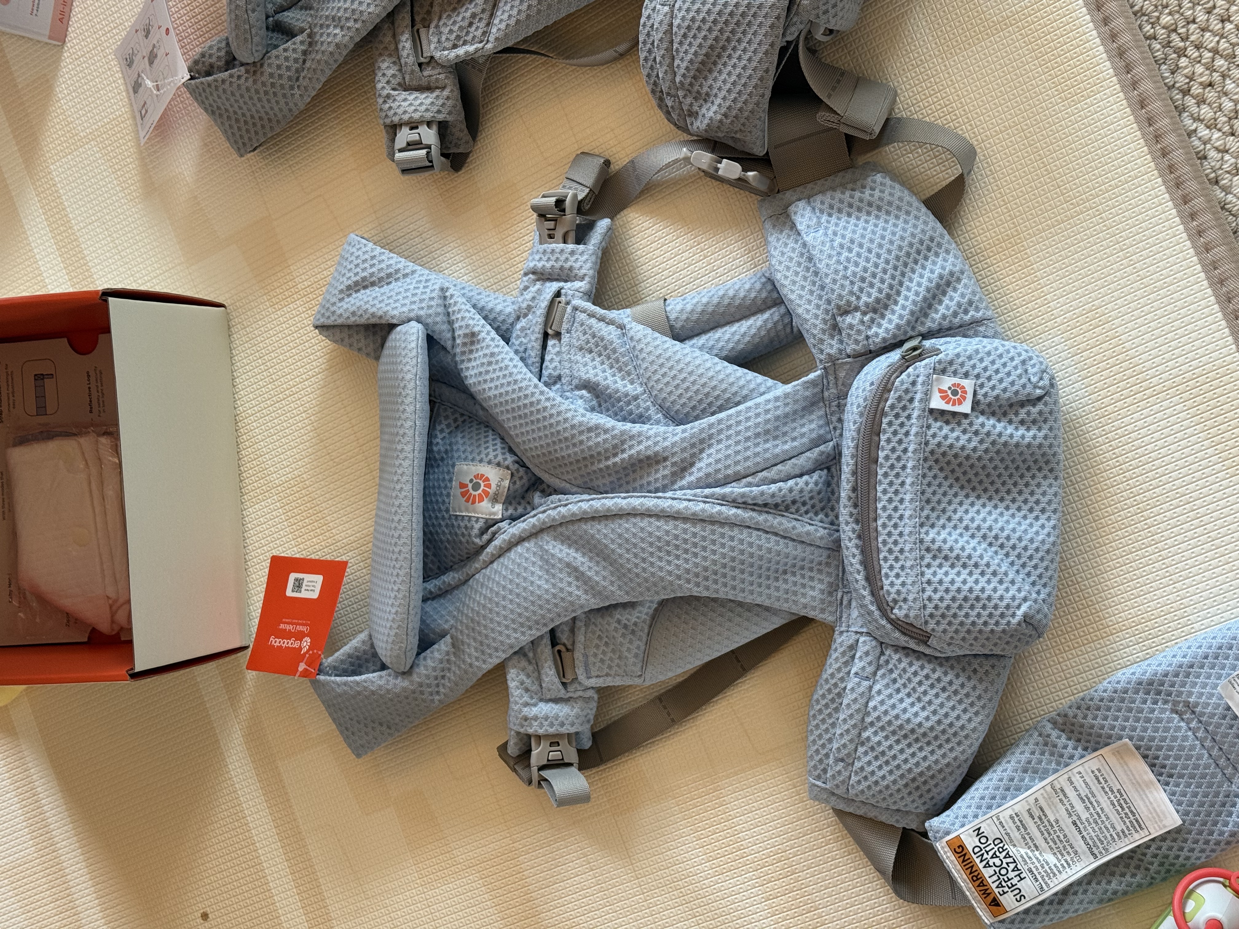 ERGObaby二狗背带婴儿抱娃神器四季透气外出旅行遛娃神器解放双手 Omni Deluxe宁静蓝送口水巾 实拍图