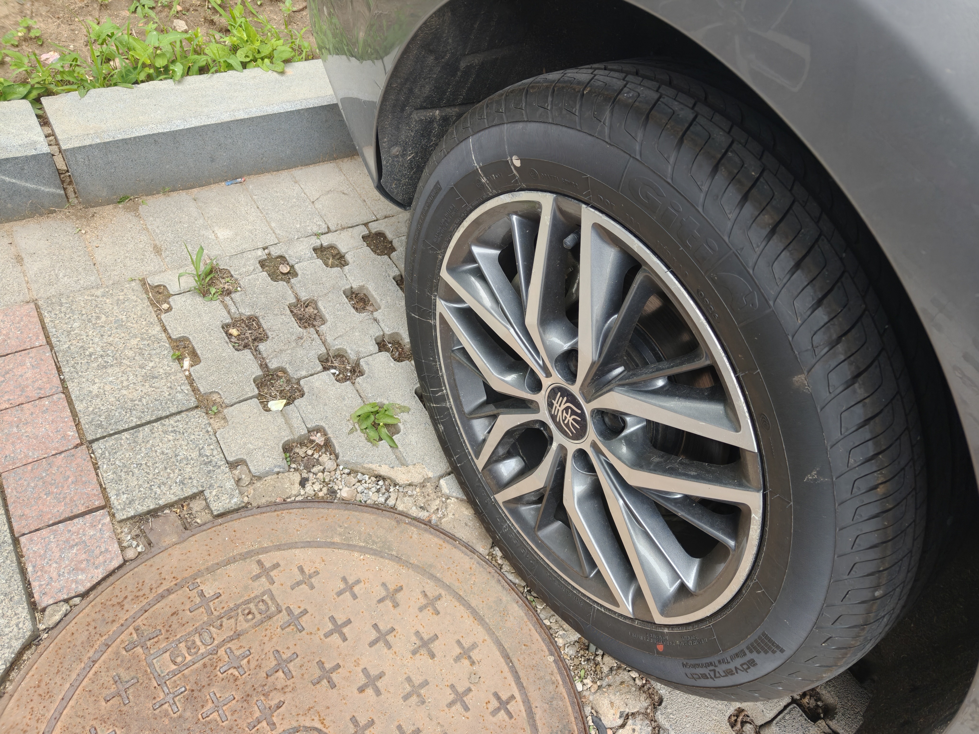 佳通轮胎（Giti）215/55R17 94V 228 适配 秦PLUS/Aion S/迈腾/长安/XRV 实拍图