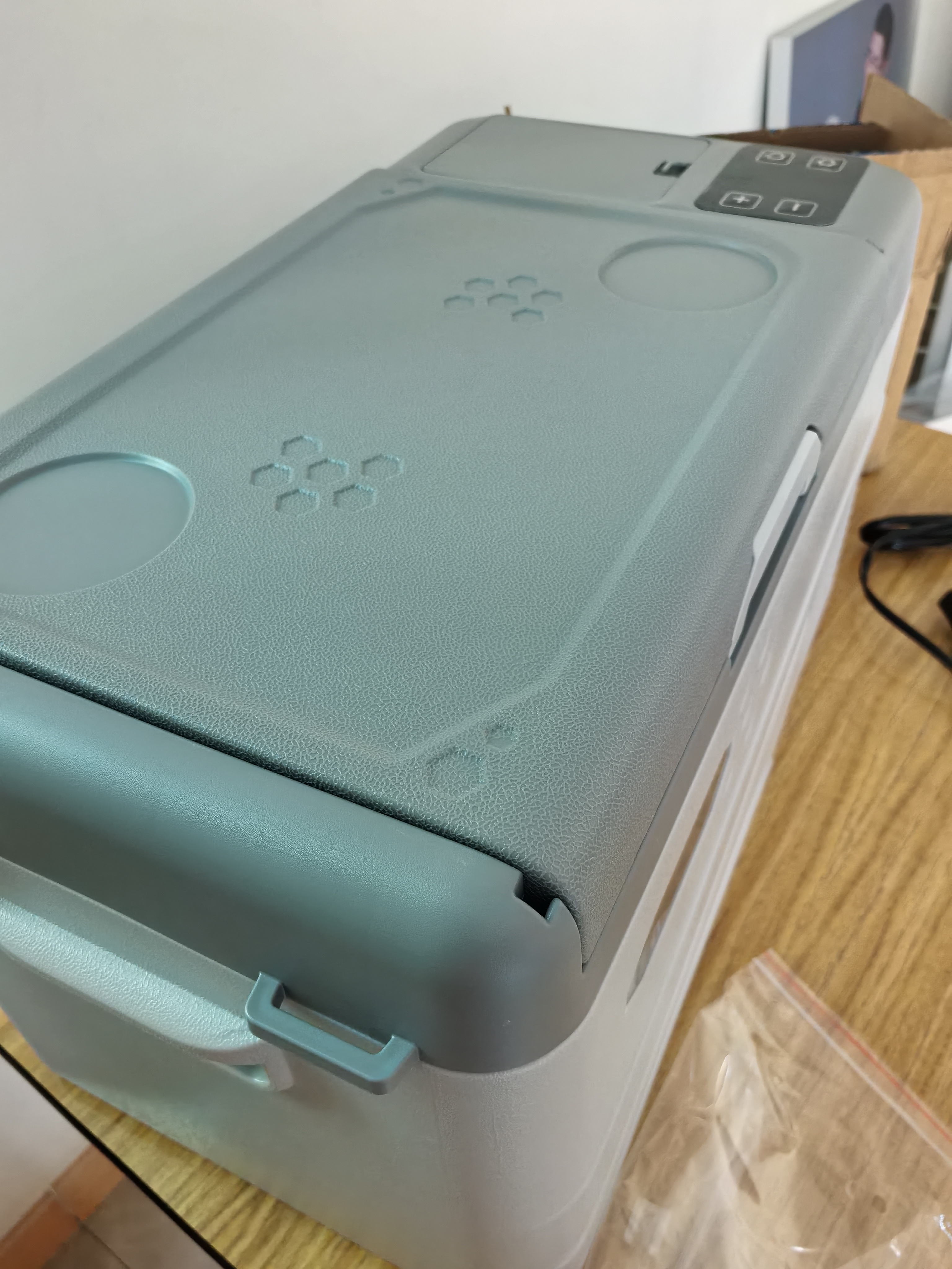 美的（Midea）车载冰箱压缩机车家两用小型汽车宿舍21升迷你快速制冷母乳冰箱 实拍图