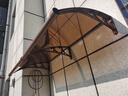 尼拜铝合金雨棚大水槽遮阳棚家用户外阳台庭院窗户门头静音挡雨篷 咖啡加厚铝合金带水槽支架+茶色耐力板 整套伸出80cm*160cm 实拍图