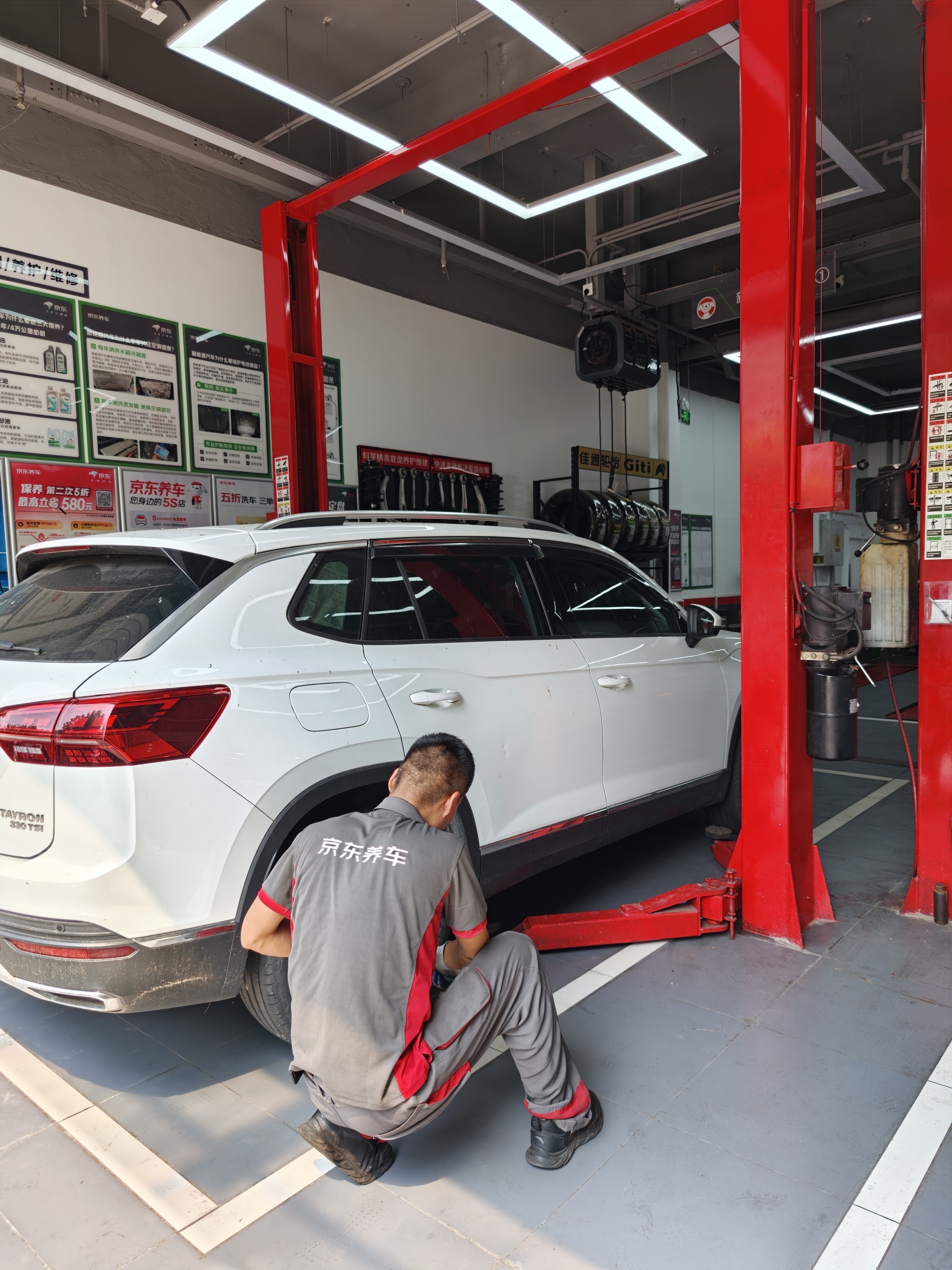 固特异（Goodyear）汽车轮胎 235/55R18 104W 鹰驰F1酷跑 适配探岳/途观L 御乘升级 实拍图