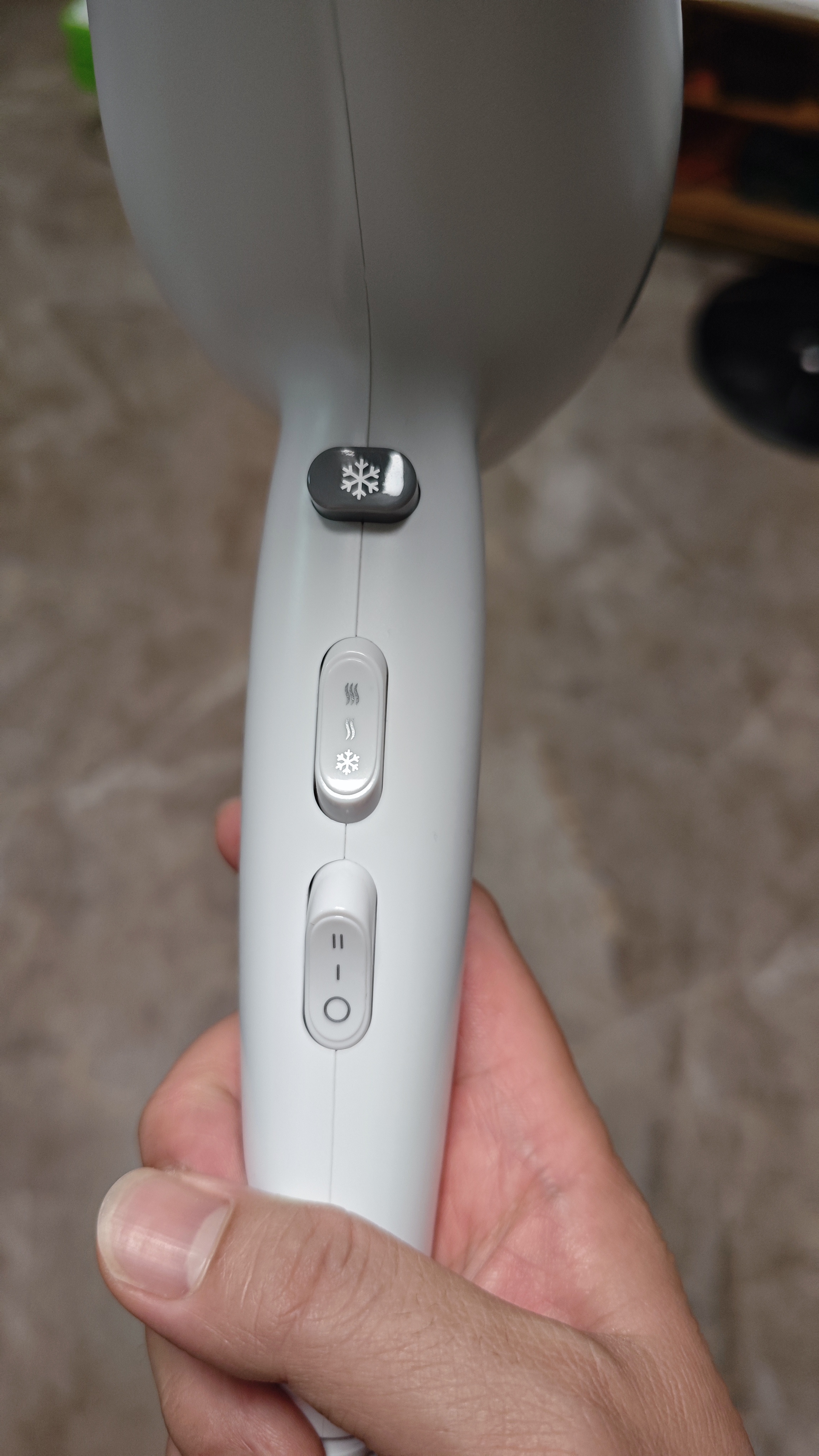 美的（Midea）1亿负离子电吹风 发廊用吹风机 2200W大功率家用吹风筒 FJ100白理发店造型专业沙龙 实拍图