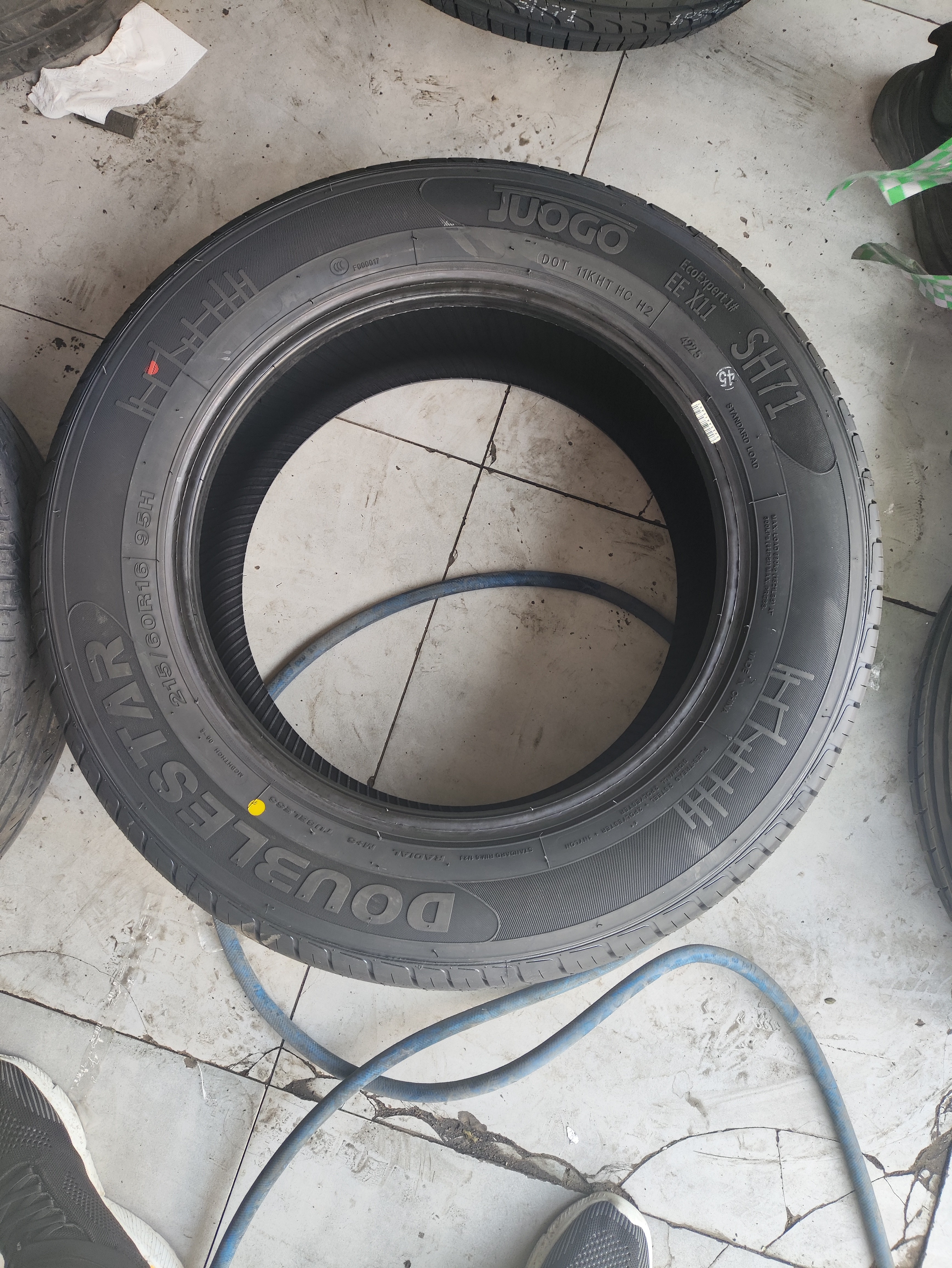 双星JUOGO轮胎 215/60R16 95H  适配天籁/缤智/雅阁/XR-V/帕萨特 实拍图