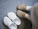 卡骆驰（CROCS）【预售】白鹿同款经典云朵洞洞鞋时尚百搭女鞋花园鞋|206750 白色-100(含智必星)【预售】 35 (220mm) 实拍图