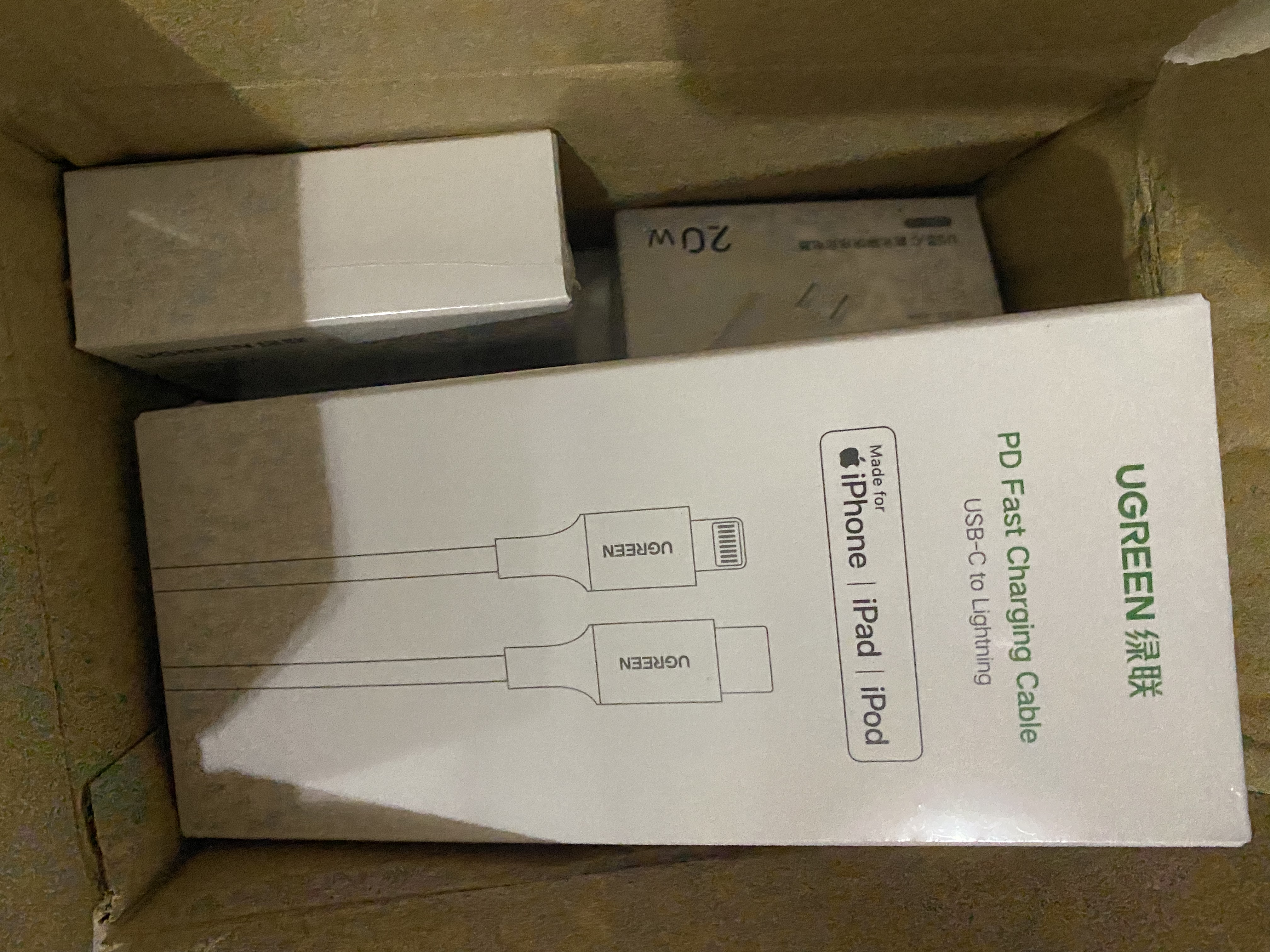 绿联【MFi认证不弹窗】苹果充电线快充数据线USB to Lightning适用iPhone14plus/13/12/11手机 USB充电线-【云朵白】-1米 苹果MFi认证USB-A转Lightni 实拍图