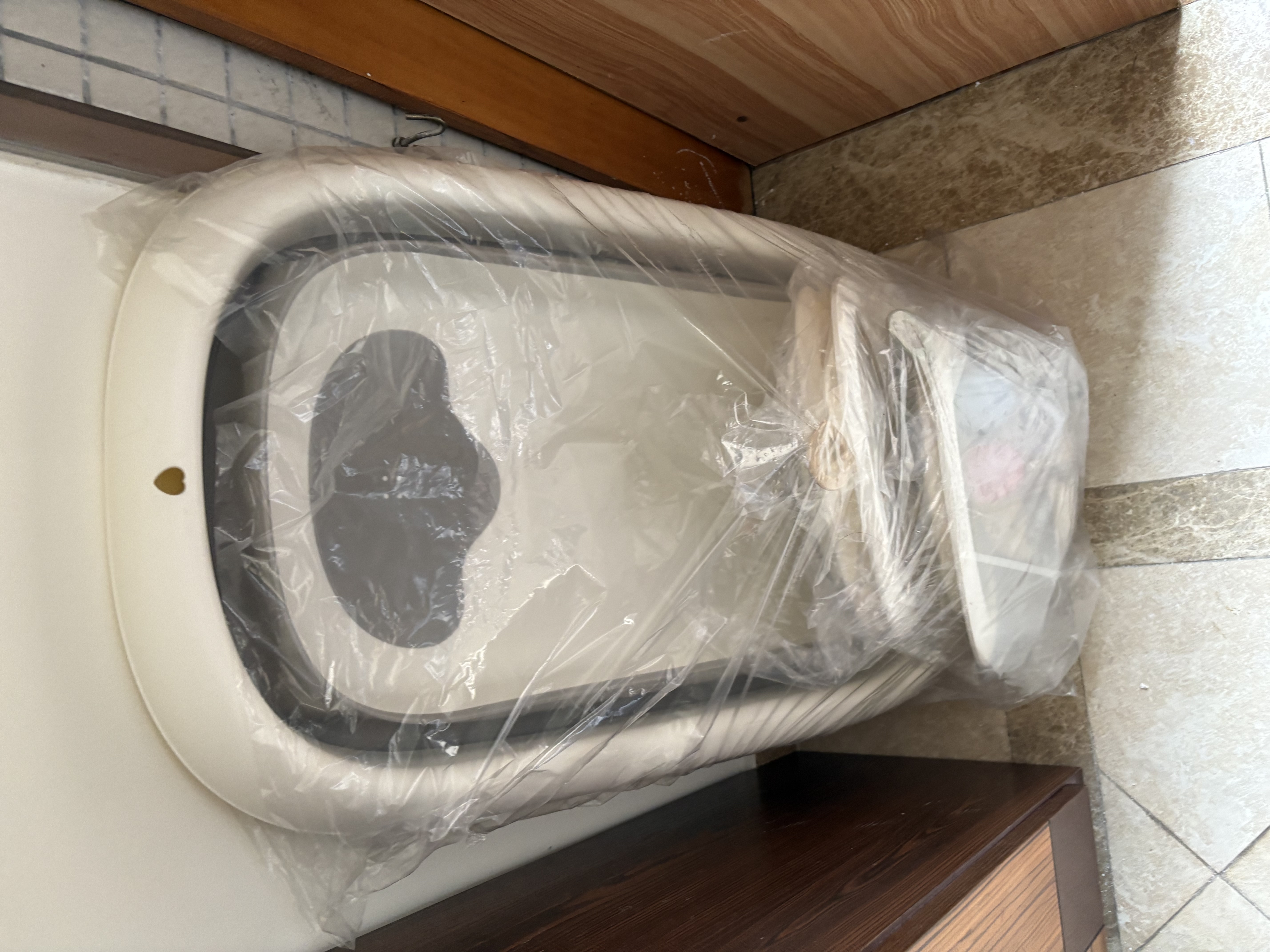 iuu婴儿洗澡盆 可折叠宝宝浴盆大号 洗澡神器躺托浴架新生儿童用品 【北欧灰】+脸盆*3 材质：FDA食品级材质检测认证 实拍图