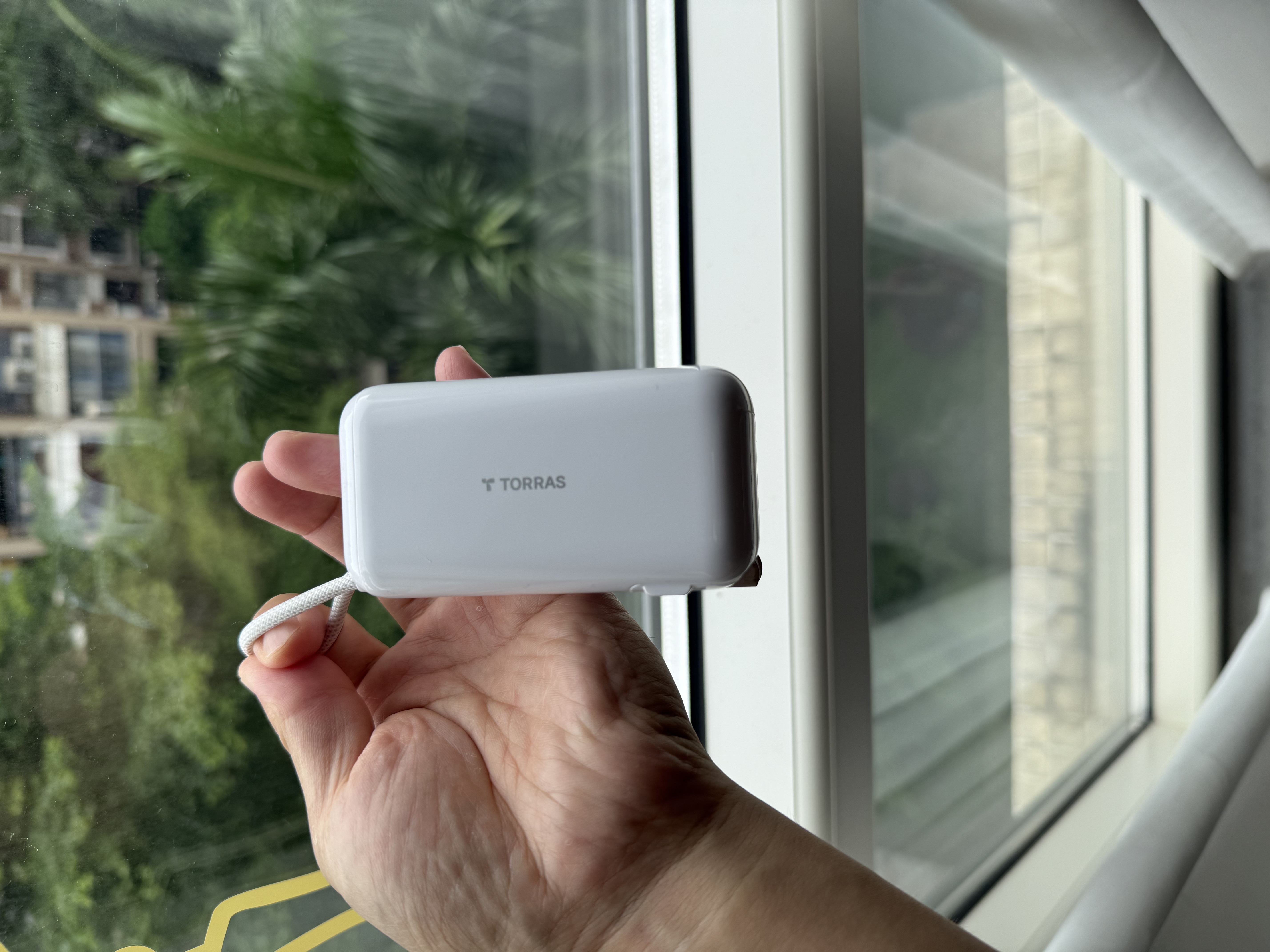 图拉斯充电宝三合一【papi酱同款丨可上飞机高铁】3C认证随心充小巧便捷快充自带线能量棒带插头移动电源 珍珠白--5000毫安【三合一闪充】 【2026新款】新3C国家认证 | 型号全系兼容 实拍图