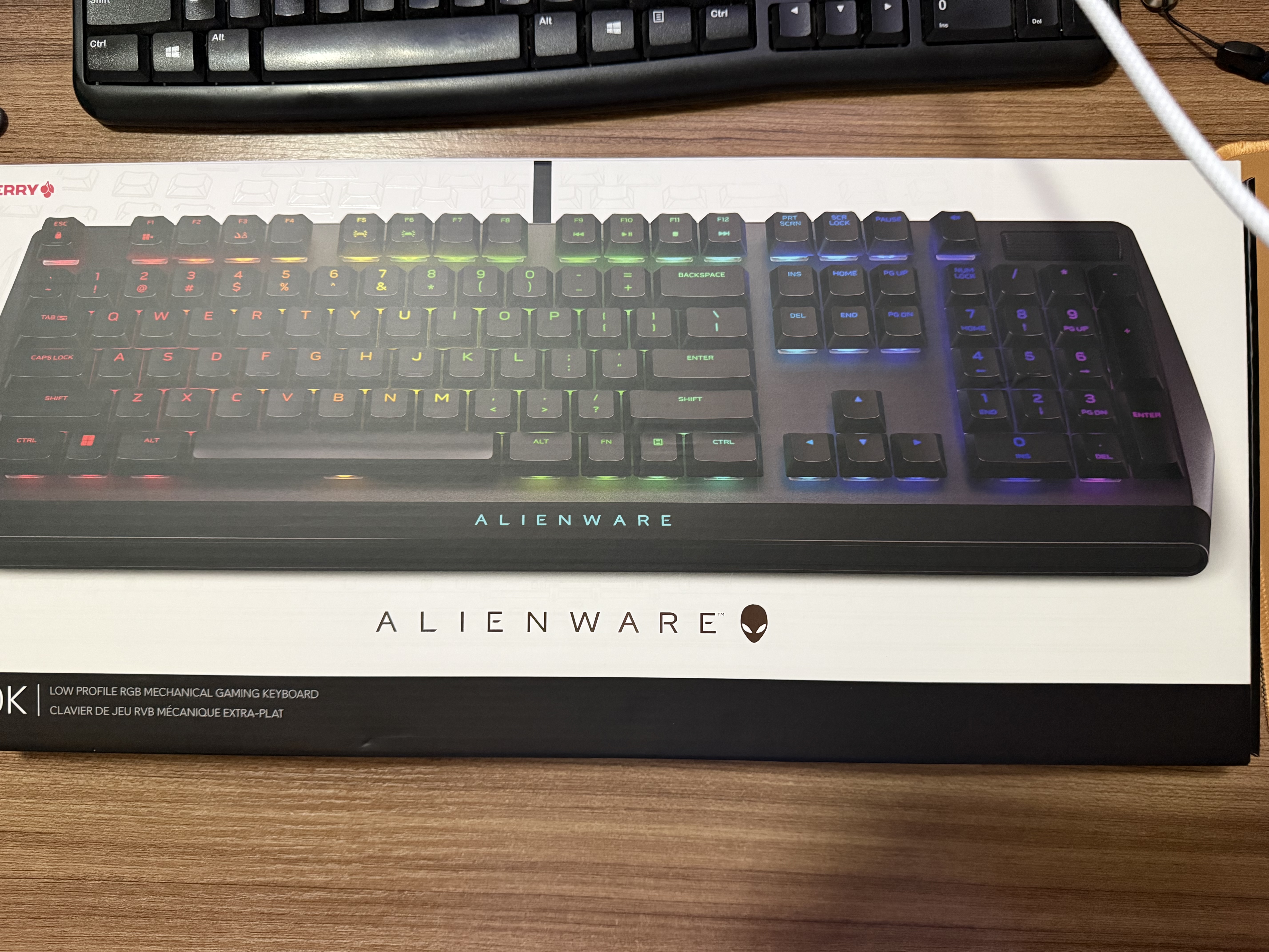 外星人（Alienware）620M+510K 键鼠套装（无线游戏鼠标 有线机械键盘 ）RGB高端电竞外设 送女友 节日礼物 黑色 实拍图