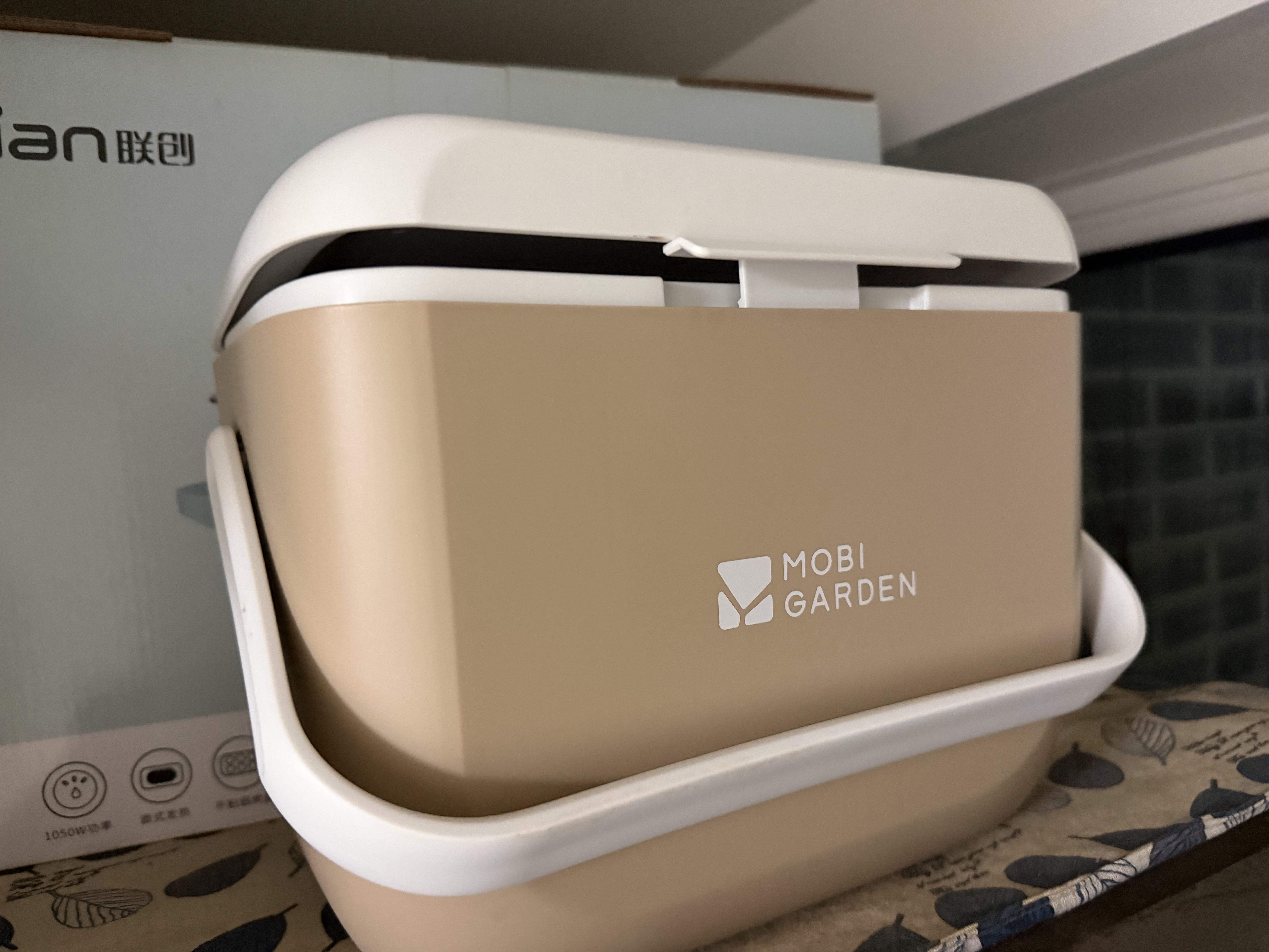 牧高笛（MOBIGARDEN）极冰保温箱6L 户外露营车载保鲜冷藏小冰箱 NX26684002 沙石卡其 实拍图