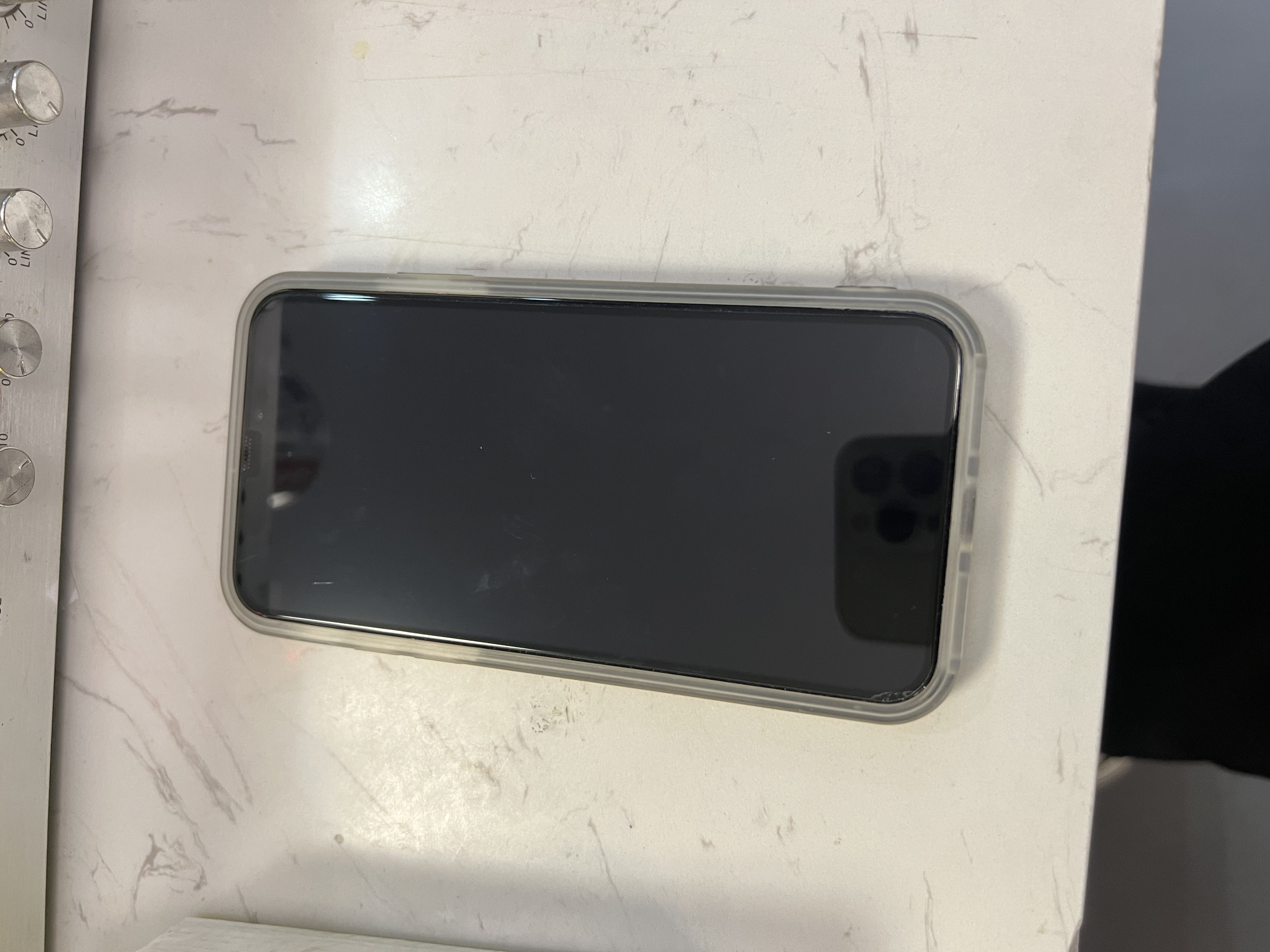 绿联适用苹果13/14/17e/16e钢化膜iPhone17e/13Pro手机膜高清全覆盖防尘防摔防指纹无尘仓秒贴保护膜 实拍图