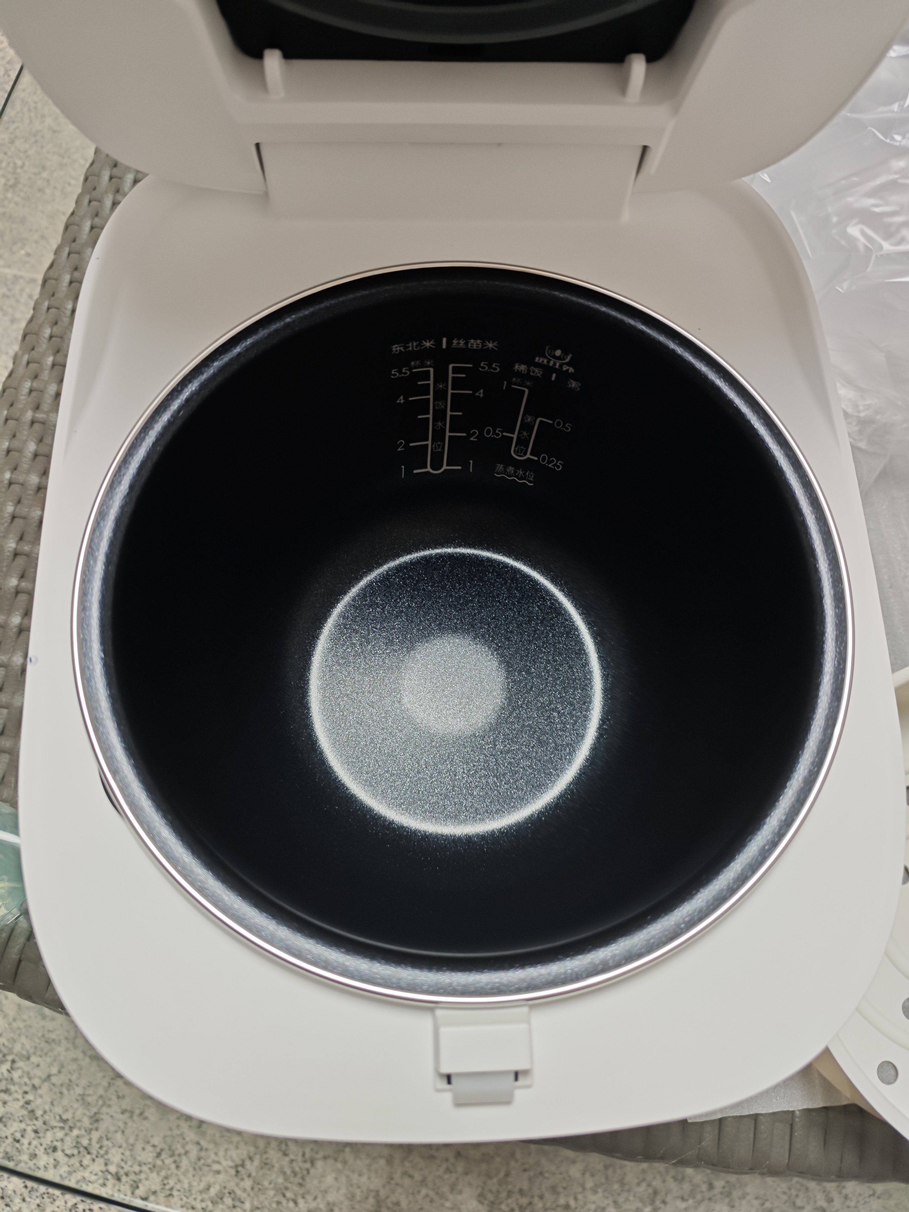 美的（Midea）电饭煲家用智能HI电饭锅2-3-4-5-6人IH电磁加热大火力快煮精钢厚釜内胆一键柴火饭3L IH饭煲白色(2-6人)- 3L 实拍图