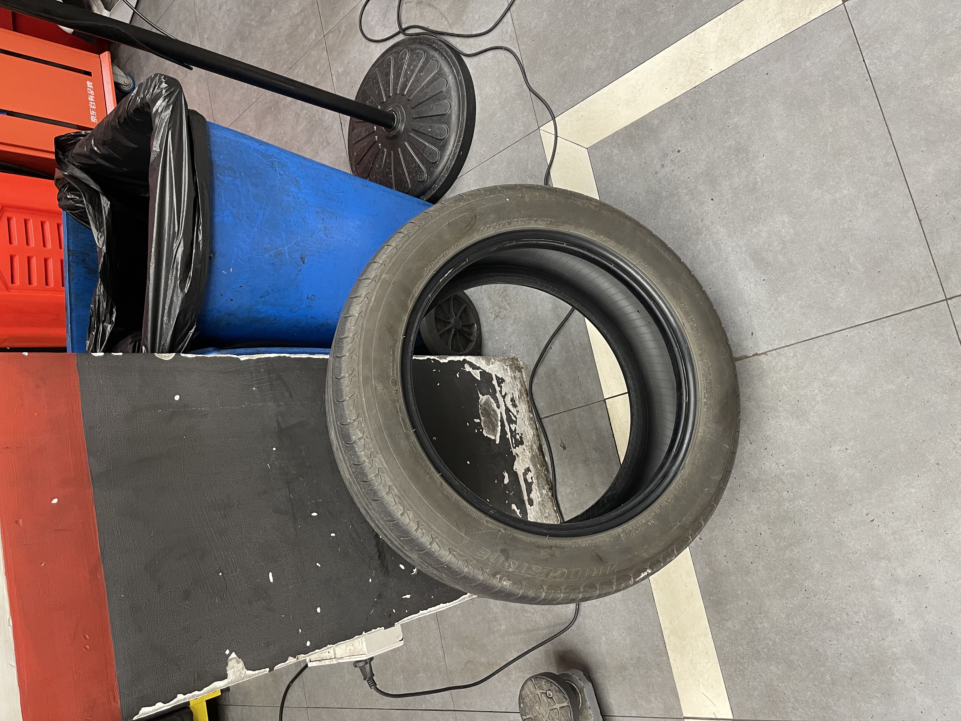 普利司通（Bridgestone）汽车轮胎 225/50R17 94W T001 RFT防爆胎 原厂配套北京奔驰C级 实拍图