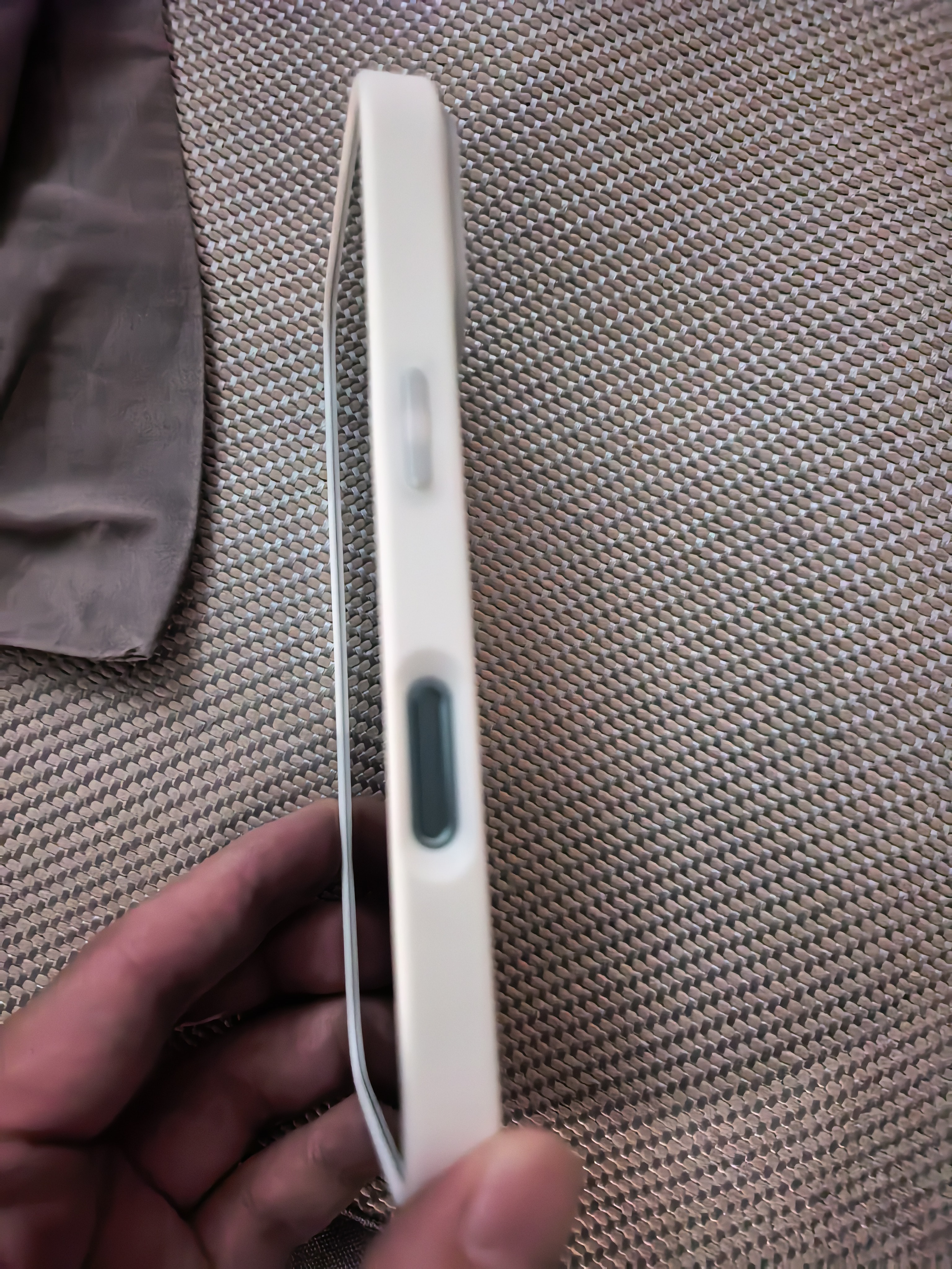 KEKLLE【肤感磁吸】适用iPhone16手机壳 苹果16保护套 磁吸无线充电磨砂防摔镜头全包软边保护套 象牙白 实拍图