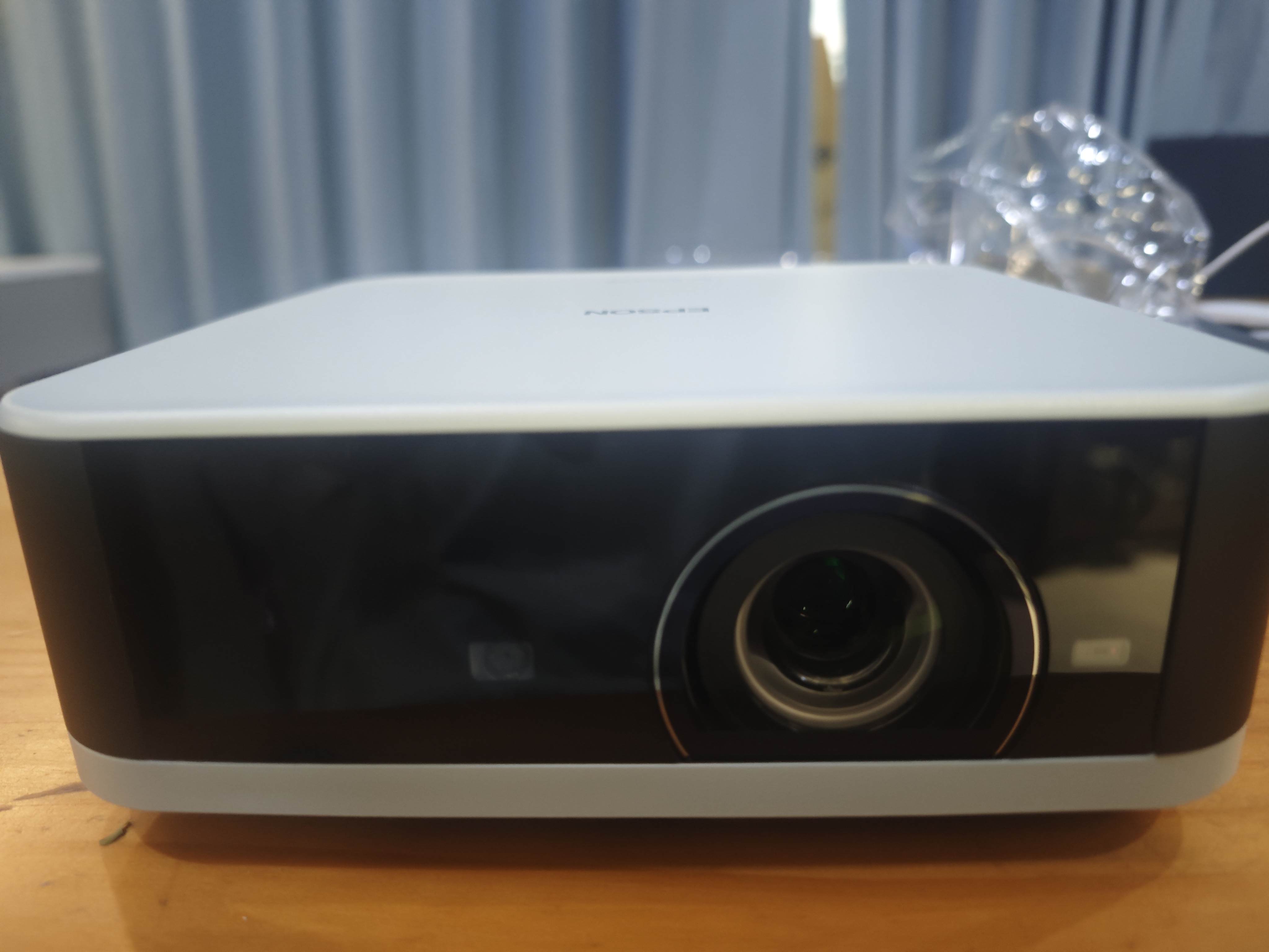 爱普生（EPSON）EF-50R 家用4K投影仪  3x0.62''大尺寸芯片智能投影机（ 芯力全开 4K超高清 定制香氛） 实拍图