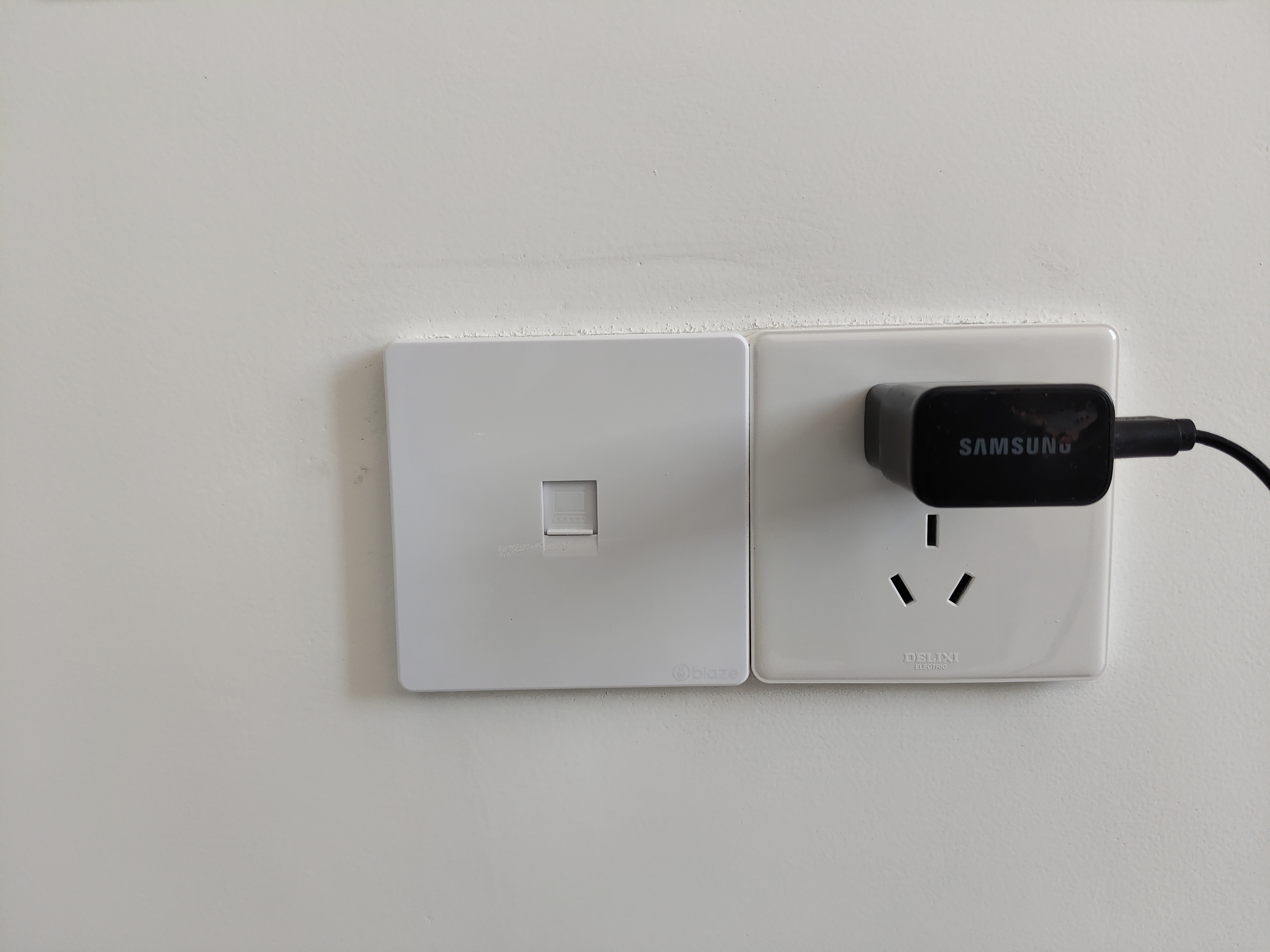 德力西（DELIXI）开关插座面板 CD815系列 10A正五孔插座 QSE86ZS 实拍图