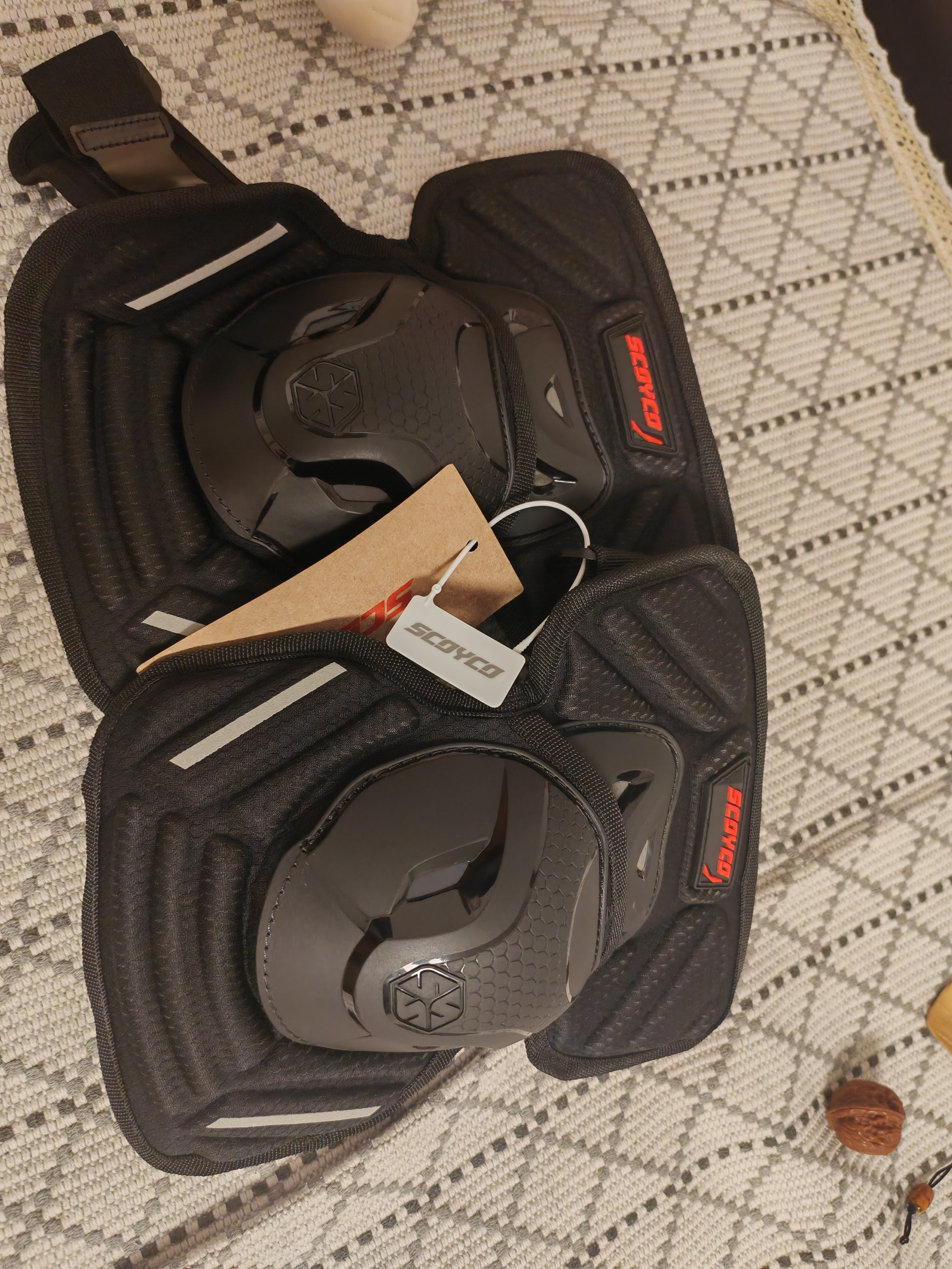 赛羽（SCOYCO）摩托车护膝护具骑行装备四季机车防摔耐磨护腿男女街道通勤款甲壳 K46（黑色）L码短款护膝一对 实拍图