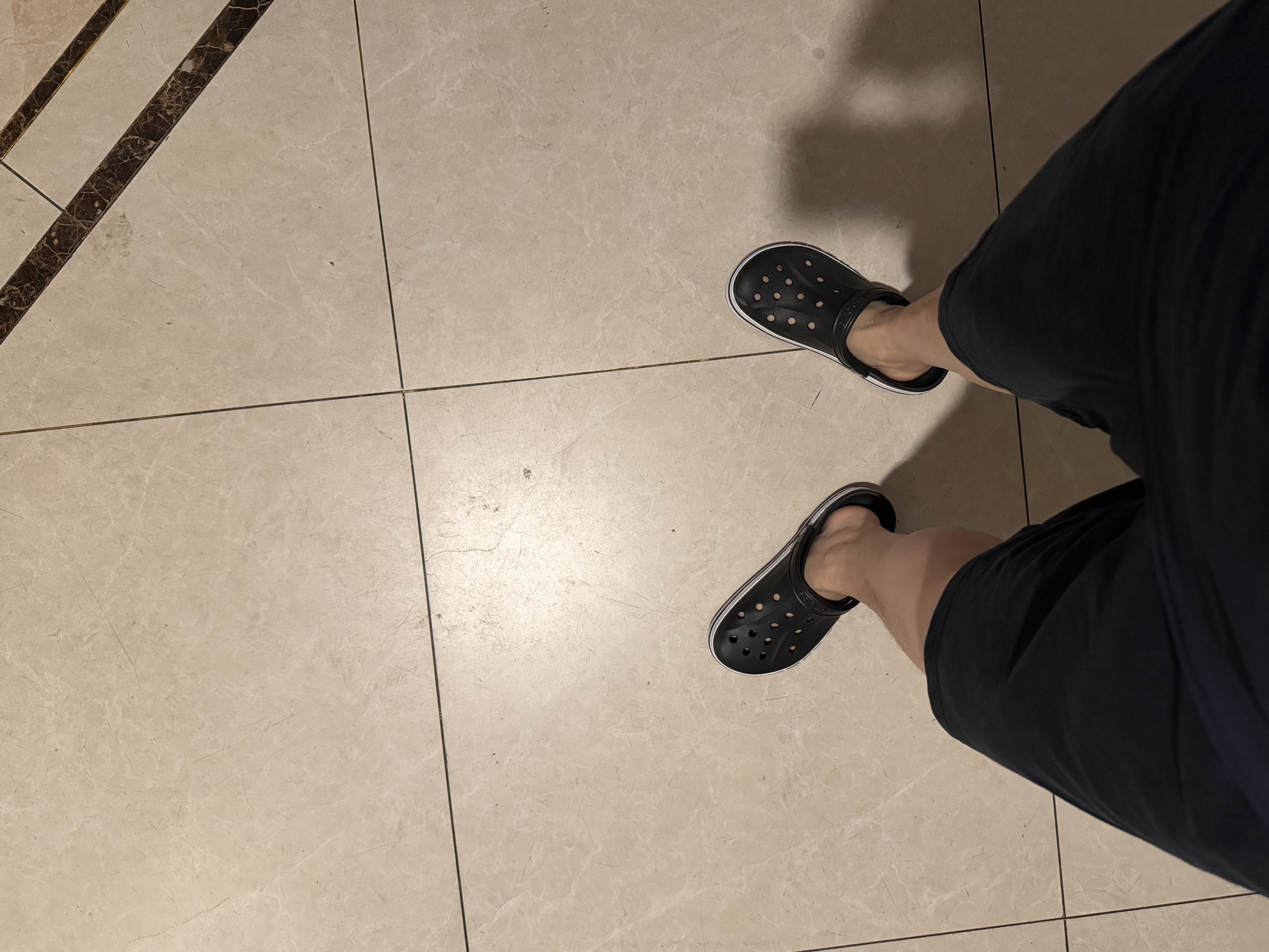卡骆驰（CROCS）贝雅卡骆班洞洞鞋|205089 黑色/白色-066   45 (290mm)   实拍图