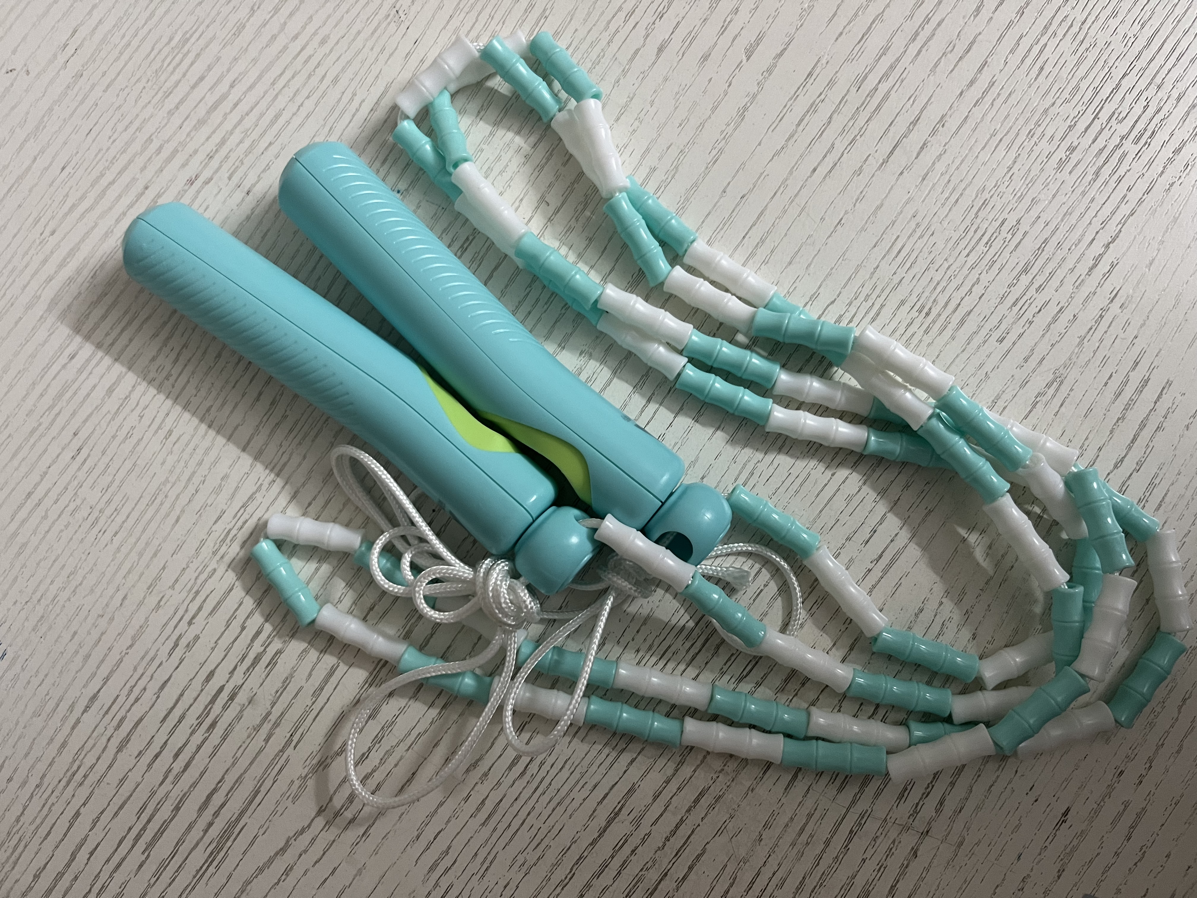 得力（deli）竹节跳绳小学生儿童专用初学幼儿园大班一年级入门健身绳 实拍图