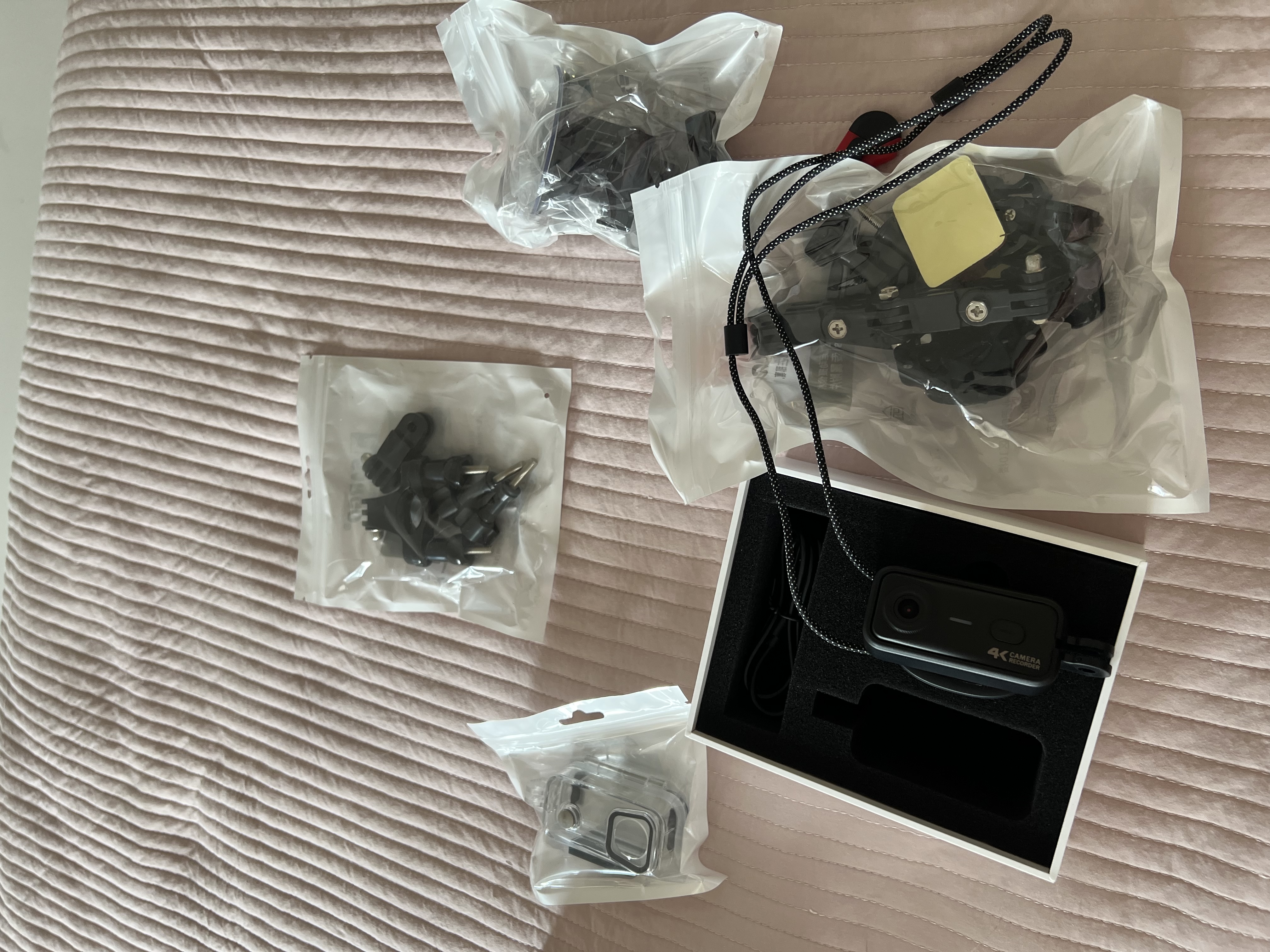 山狗G10+ 拇指运动相机 摩托车随身记录仪胸前骑行vlog挂脖钓鱼第一视角便携摄像机礼包套装+64G内存卡 实拍图