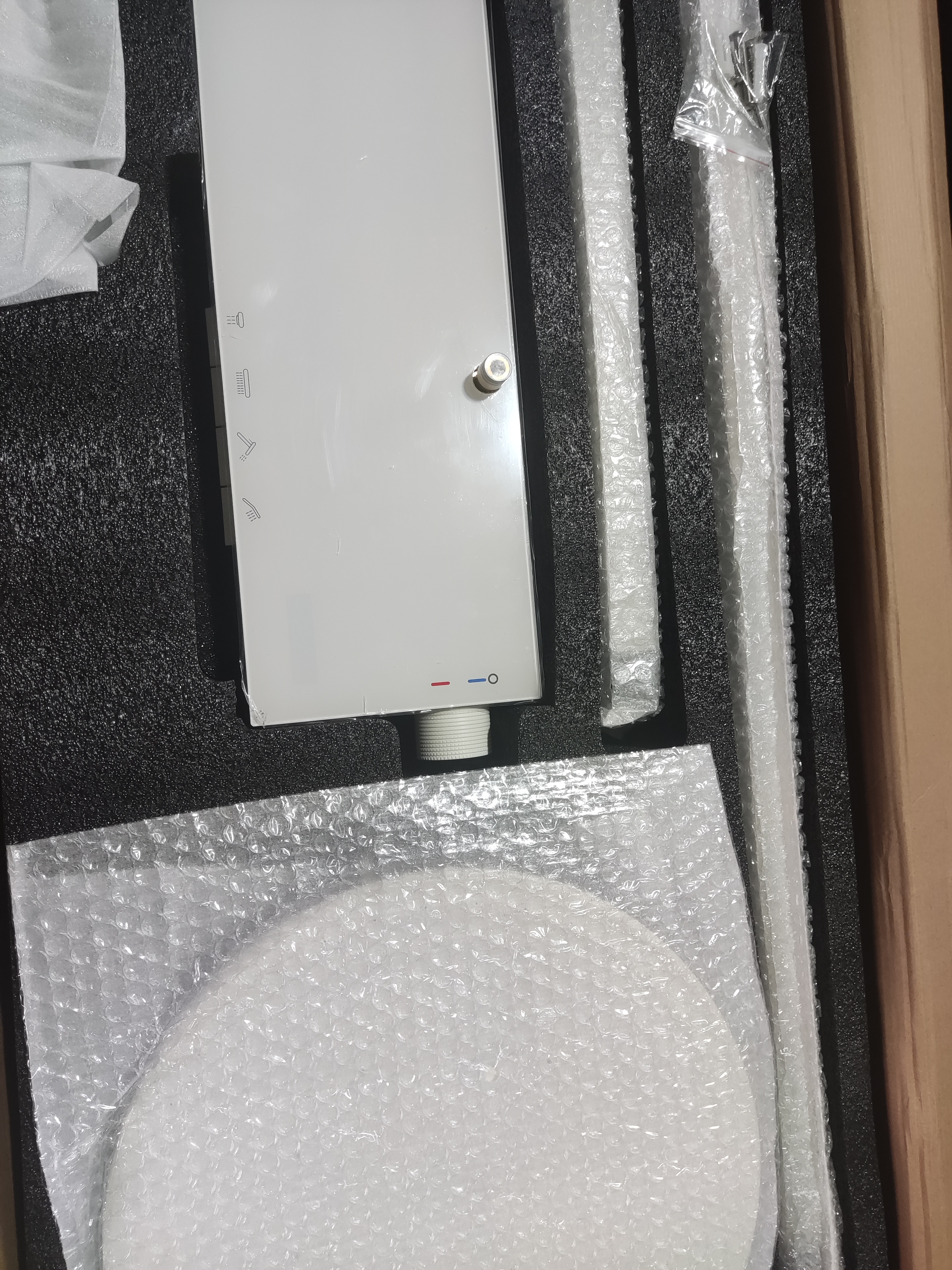 四季沐歌（MICOE）花洒套装 增压精铜淋浴器多功能琴键置物三档顶喷奶白方管花洒X90 实拍图
