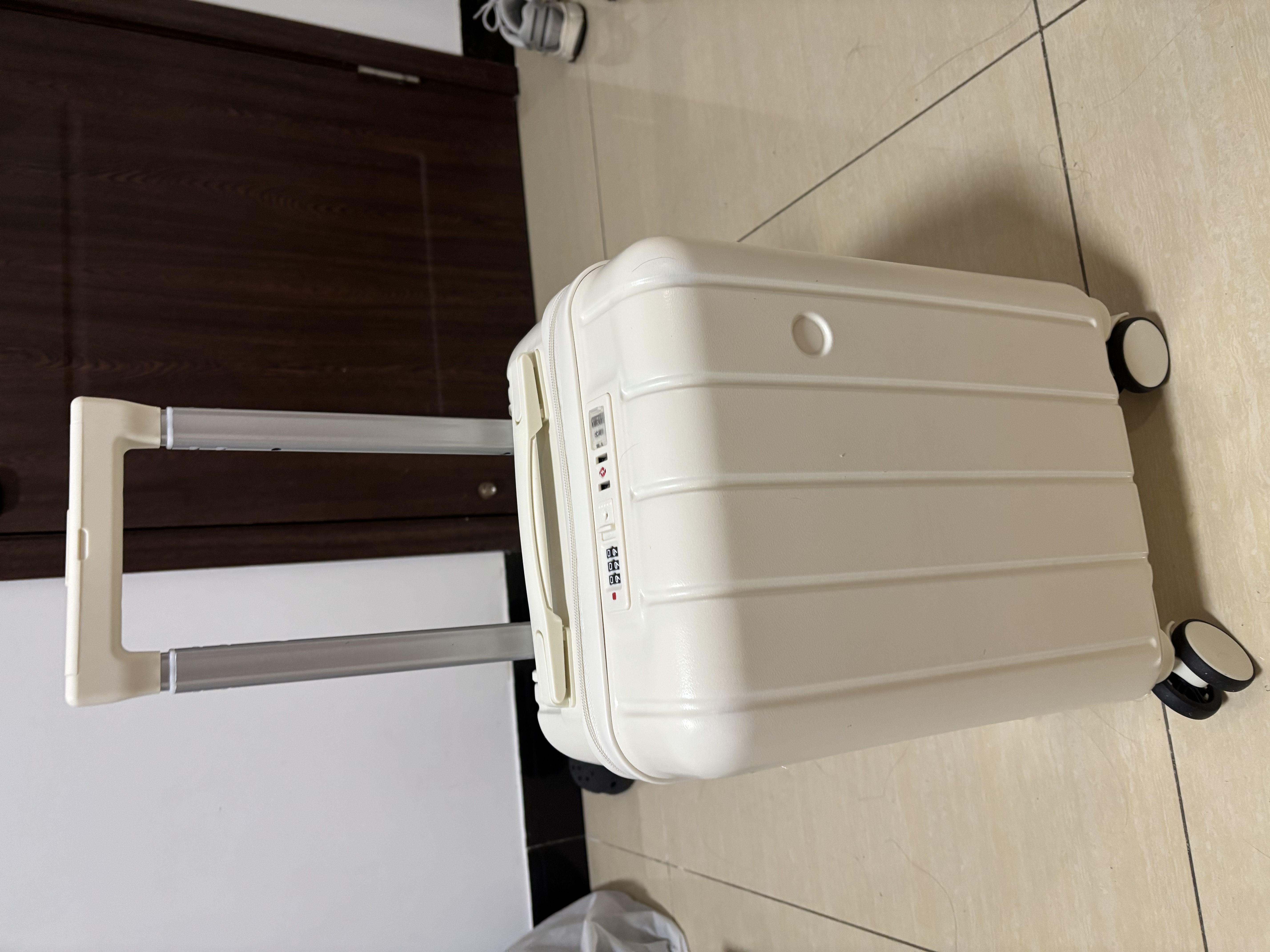 贝初众行李箱次日达登机箱拉杆箱可上飞机小型学生儿童密码旅行箱女皮箱 象牙白-14寸「杯架+USB充电口+可拆卸轮子」 高颜值出差大容量春秋航空20x30x40登机箱 实拍图