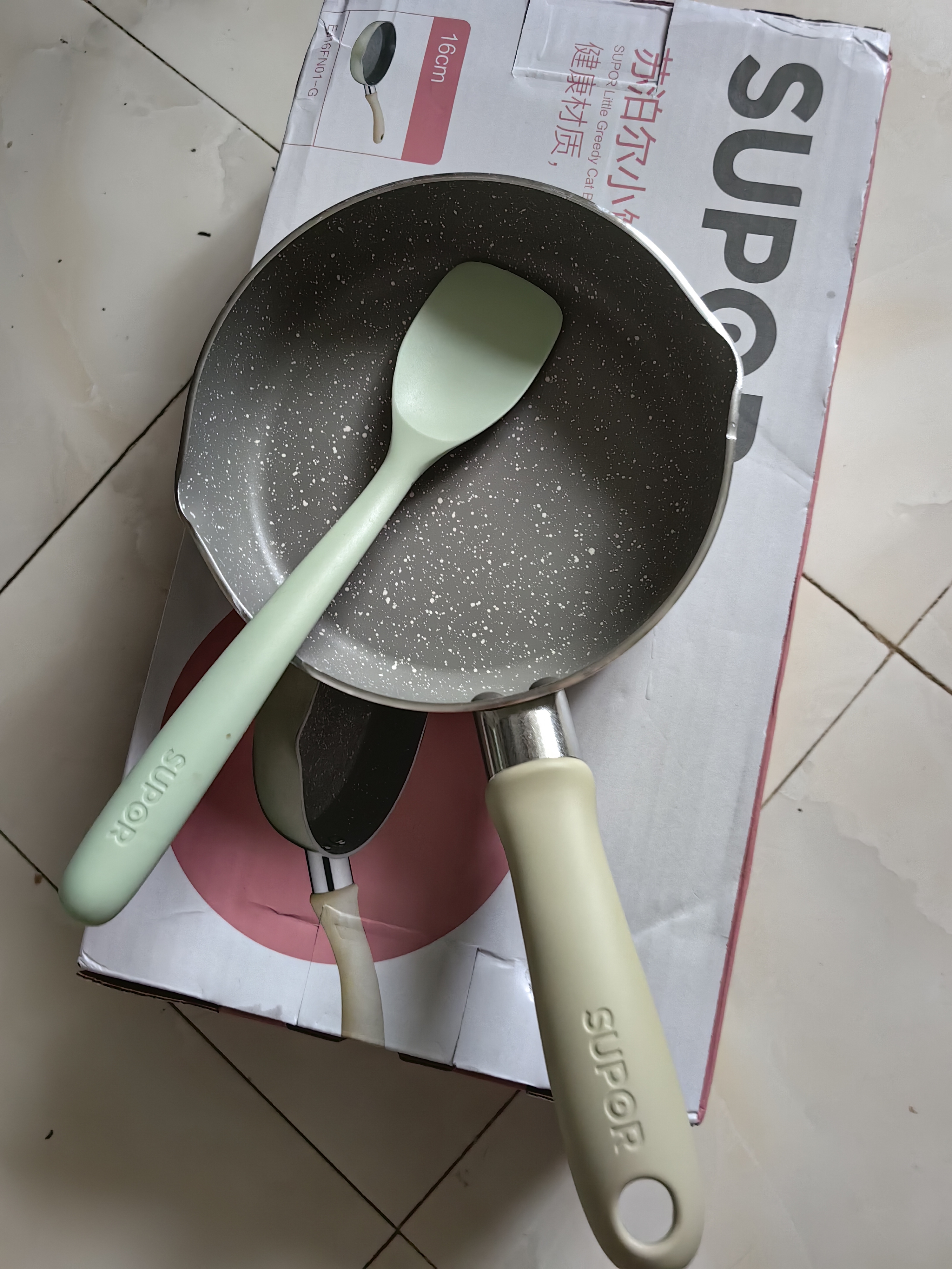 苏泊尔（SUPOR）小煎锅不粘锅 辅食锅婴儿 早餐煎蛋煎锅磁炉通用16cm 锅铲套装 实拍图