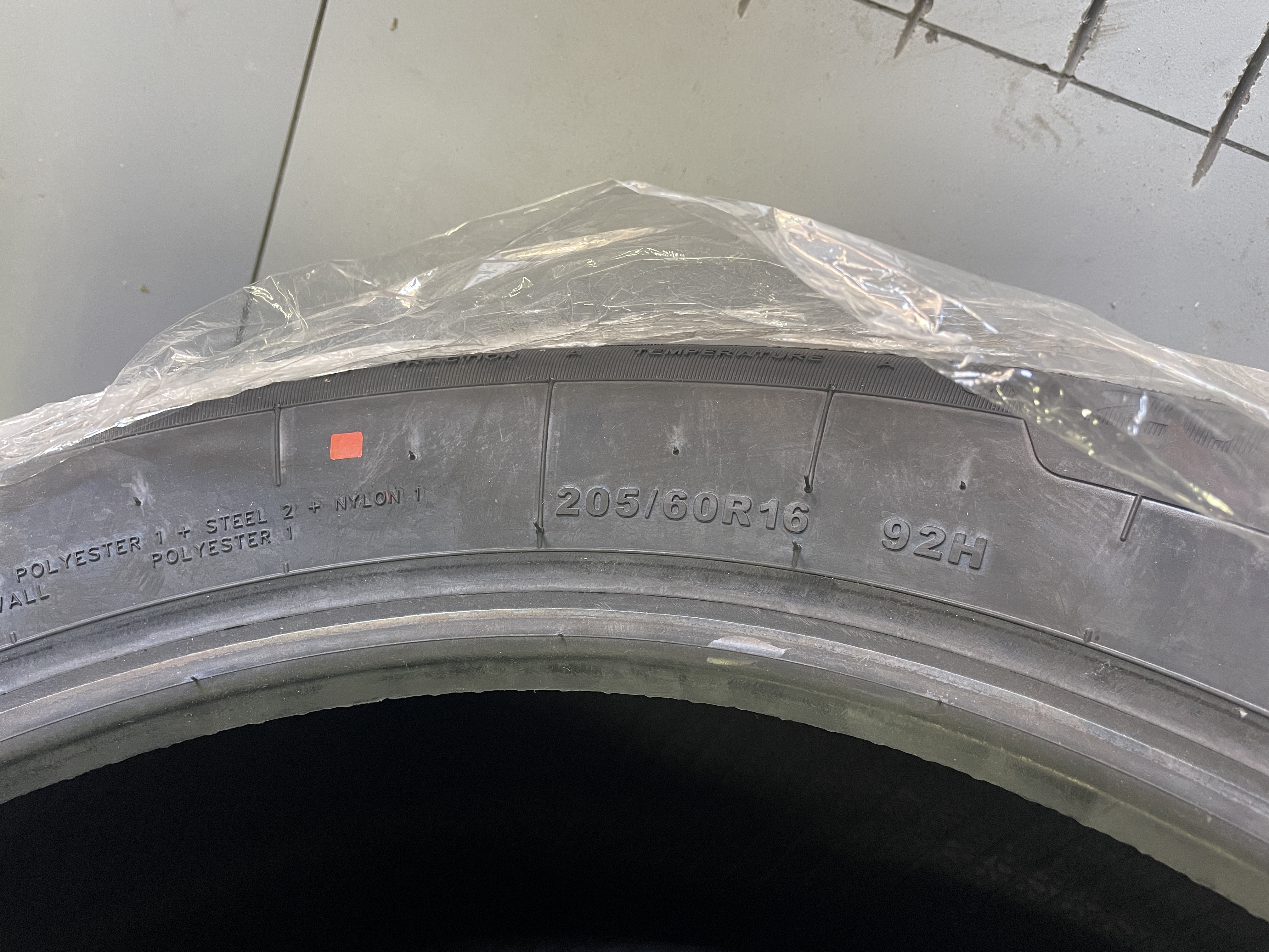佳通轮胎(Giti)轮胎205/60R16 92H E1 适配轩逸/新福克斯/速腾 实拍图